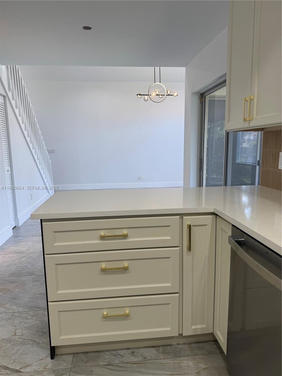 1090 SE 6th Ave Dania Beach, FL 33004