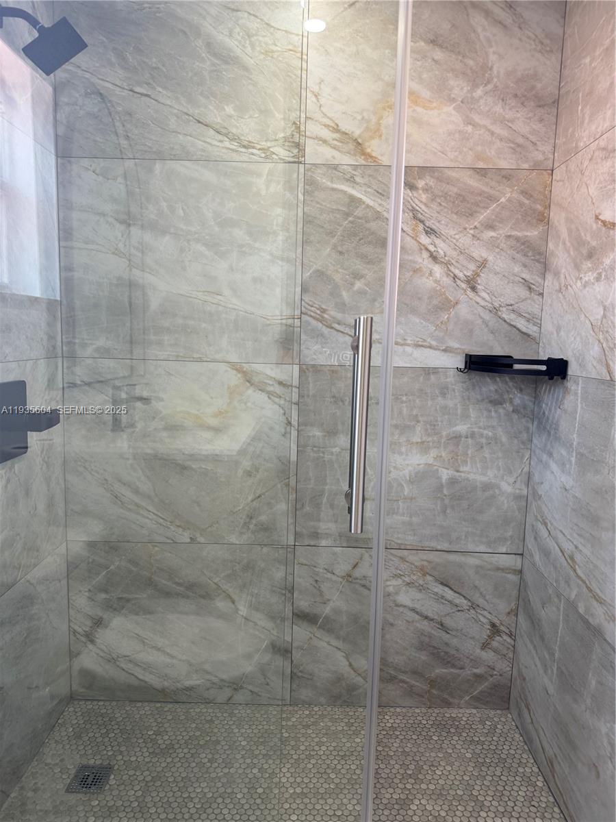 1090 SE 6th Ave Dania Beach, FL 33004