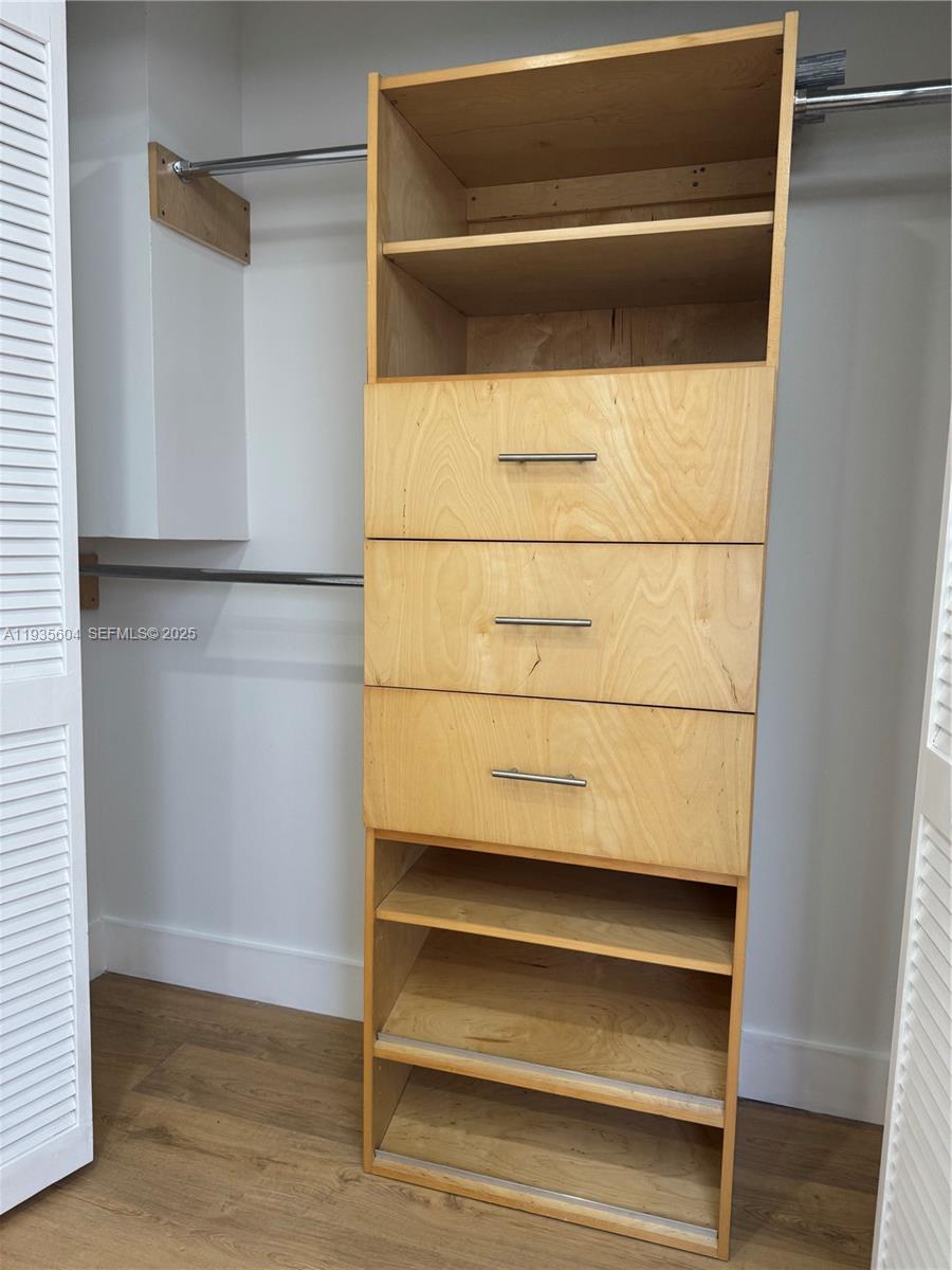 1090 SE 6th Ave Dania Beach, FL 33004