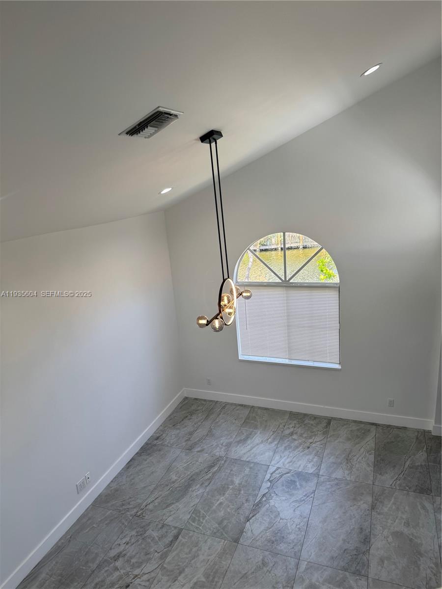 1090 SE 6th Ave Dania Beach, FL 33004