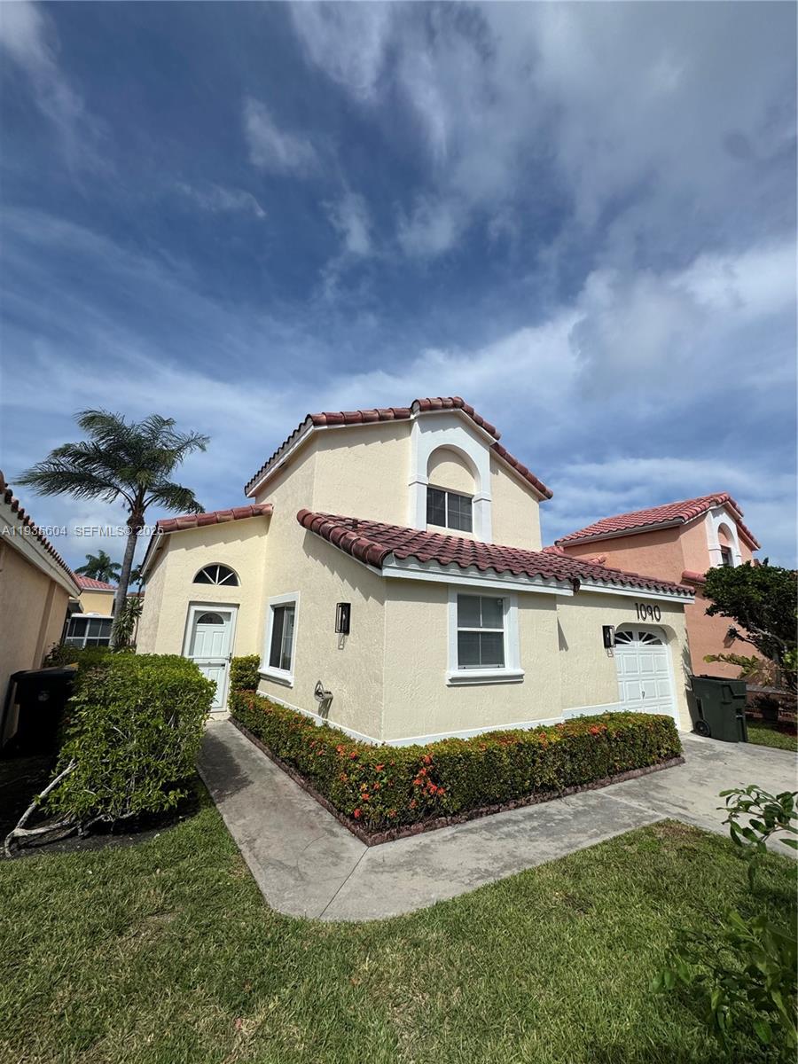 1090 SE 6th Ave Dania Beach, FL 33004