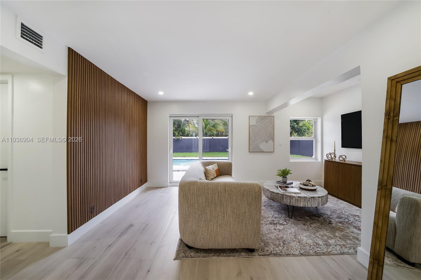 3056 NE 14th Ave Oakland Park, FL 33334