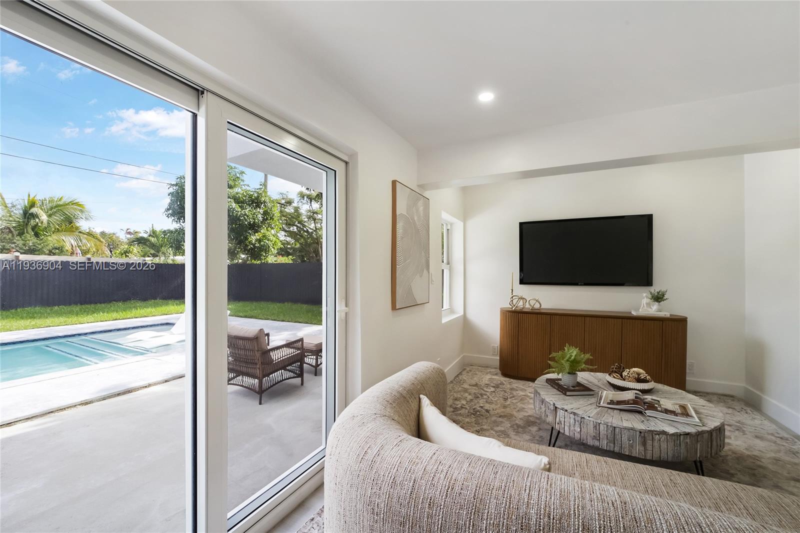 3056 NE 14th Ave Oakland Park, FL 33334