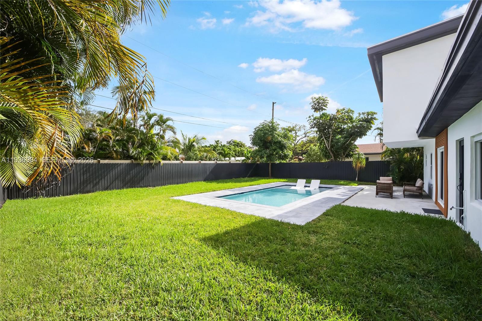 3056 NE 14th Ave Oakland Park, FL 33334