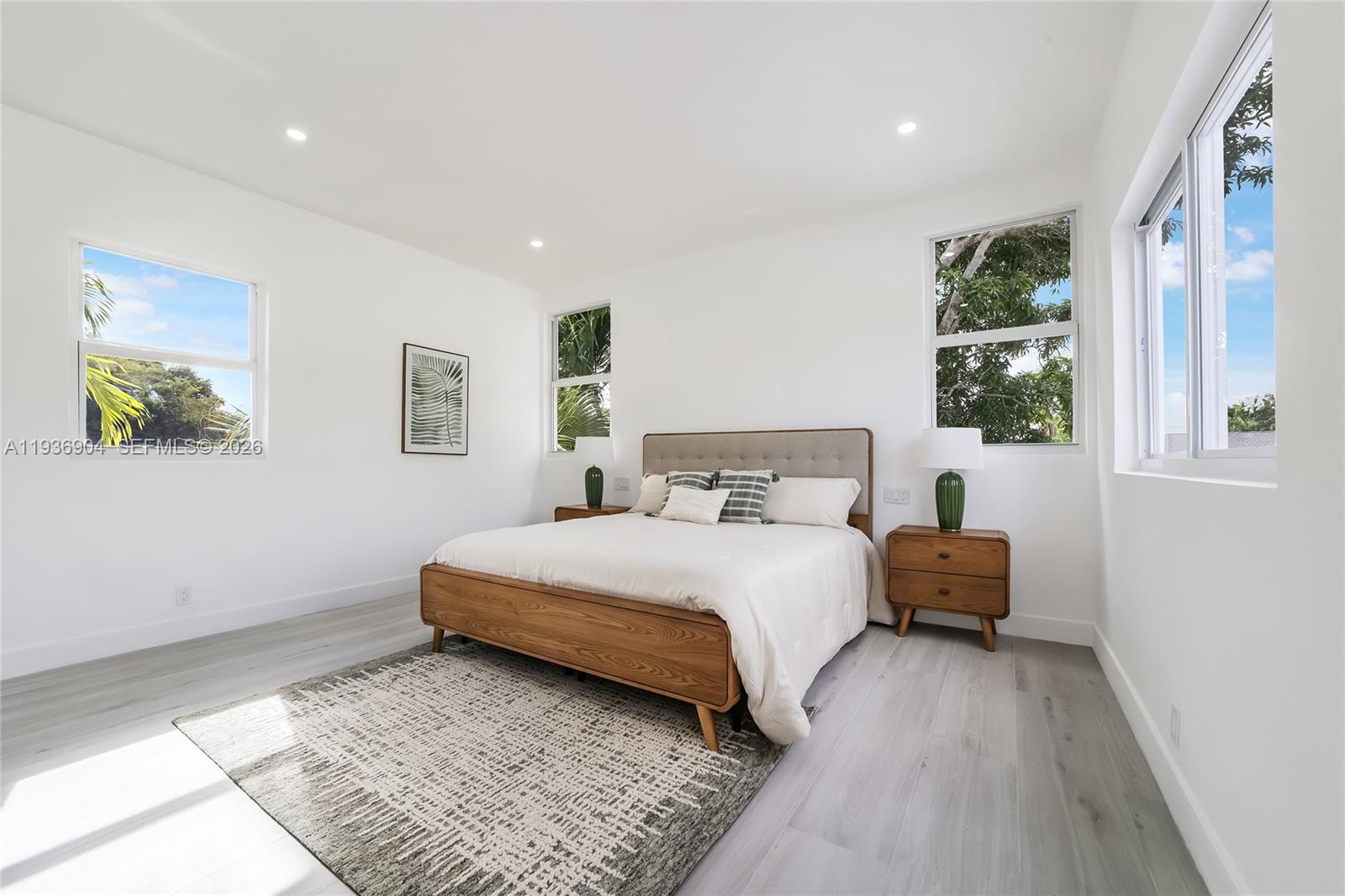 3056 NE 14th Ave Oakland Park, FL 33334