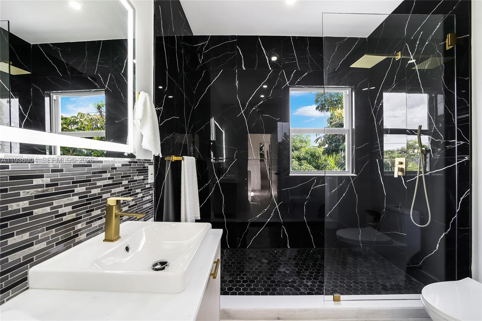 3056 NE 14th Ave Oakland Park, FL 33334