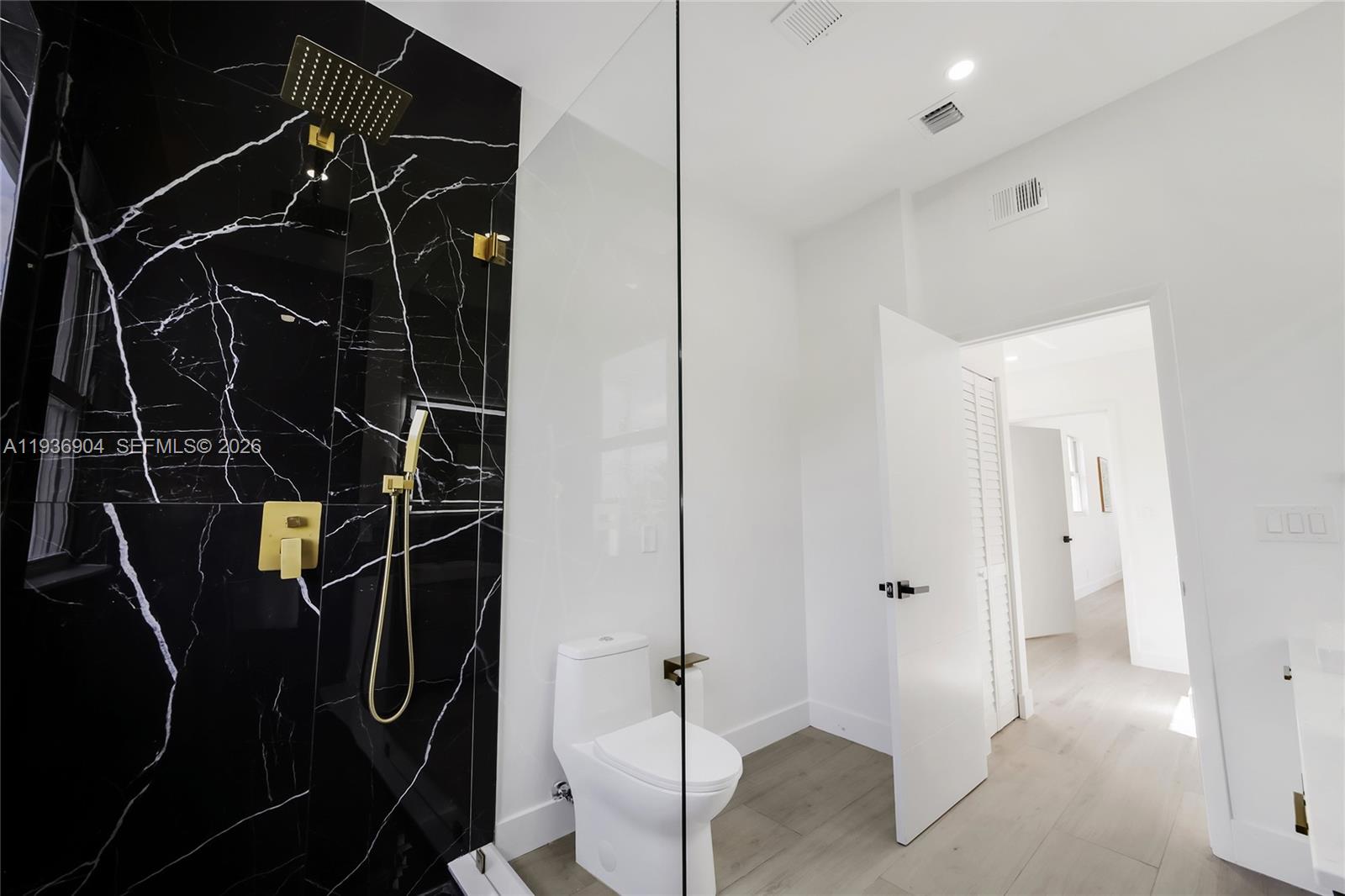 3056 NE 14th Ave Oakland Park, FL 33334