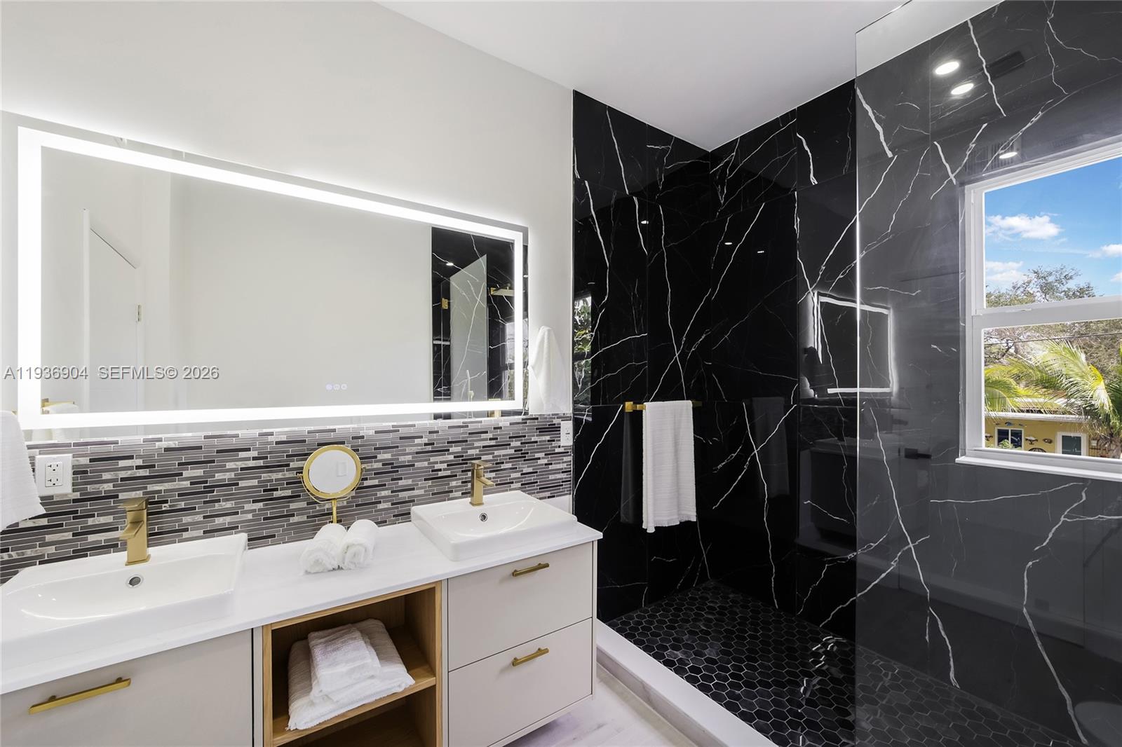 3056 NE 14th Ave Oakland Park, FL 33334