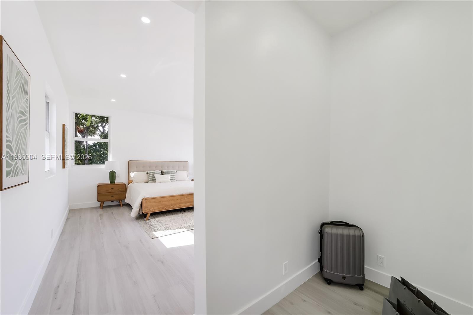 3056 NE 14th Ave Oakland Park, FL 33334