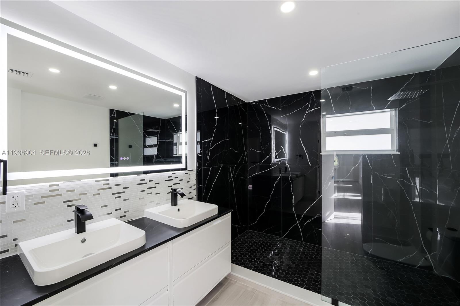 3056 NE 14th Ave Oakland Park, FL 33334