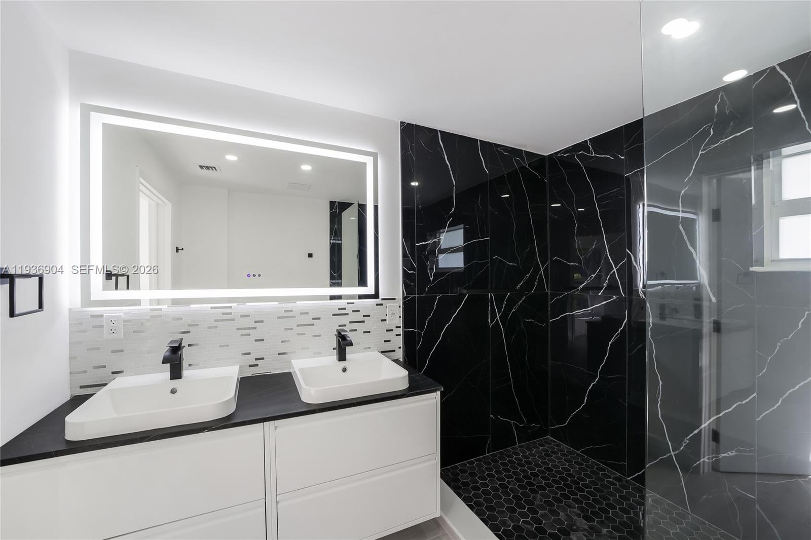 3056 NE 14th Ave Oakland Park, FL 33334