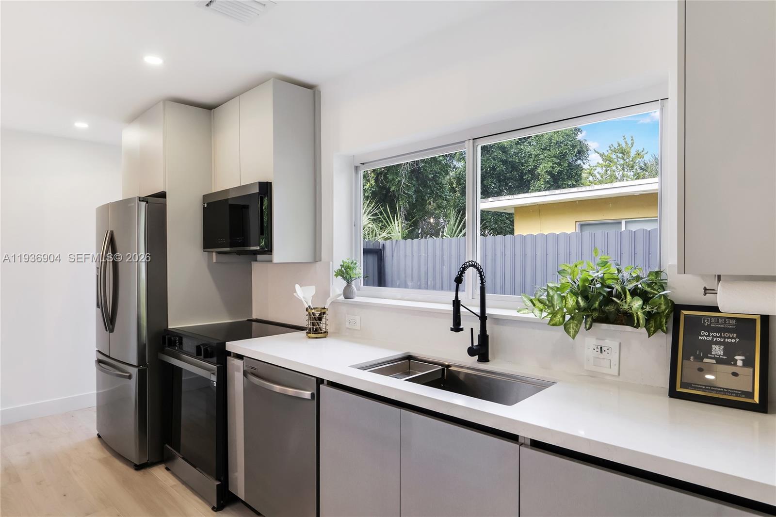 3056 NE 14th Ave Oakland Park, FL 33334