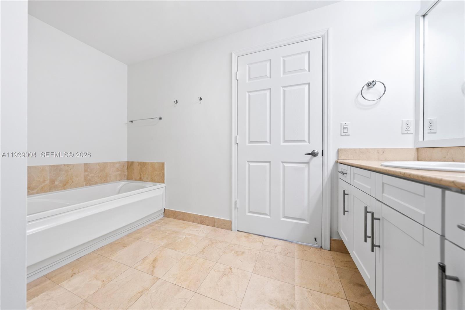 357 Almeria Ave #1106 Coral Gables, FL 33134