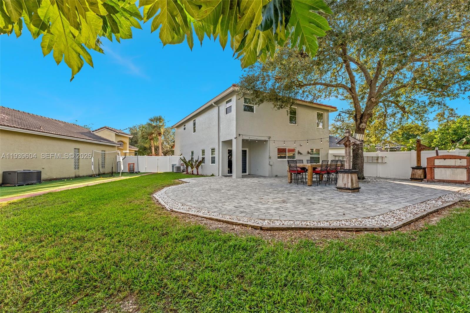 1289 NW 171st Ter Pembroke Pines, FL 33028