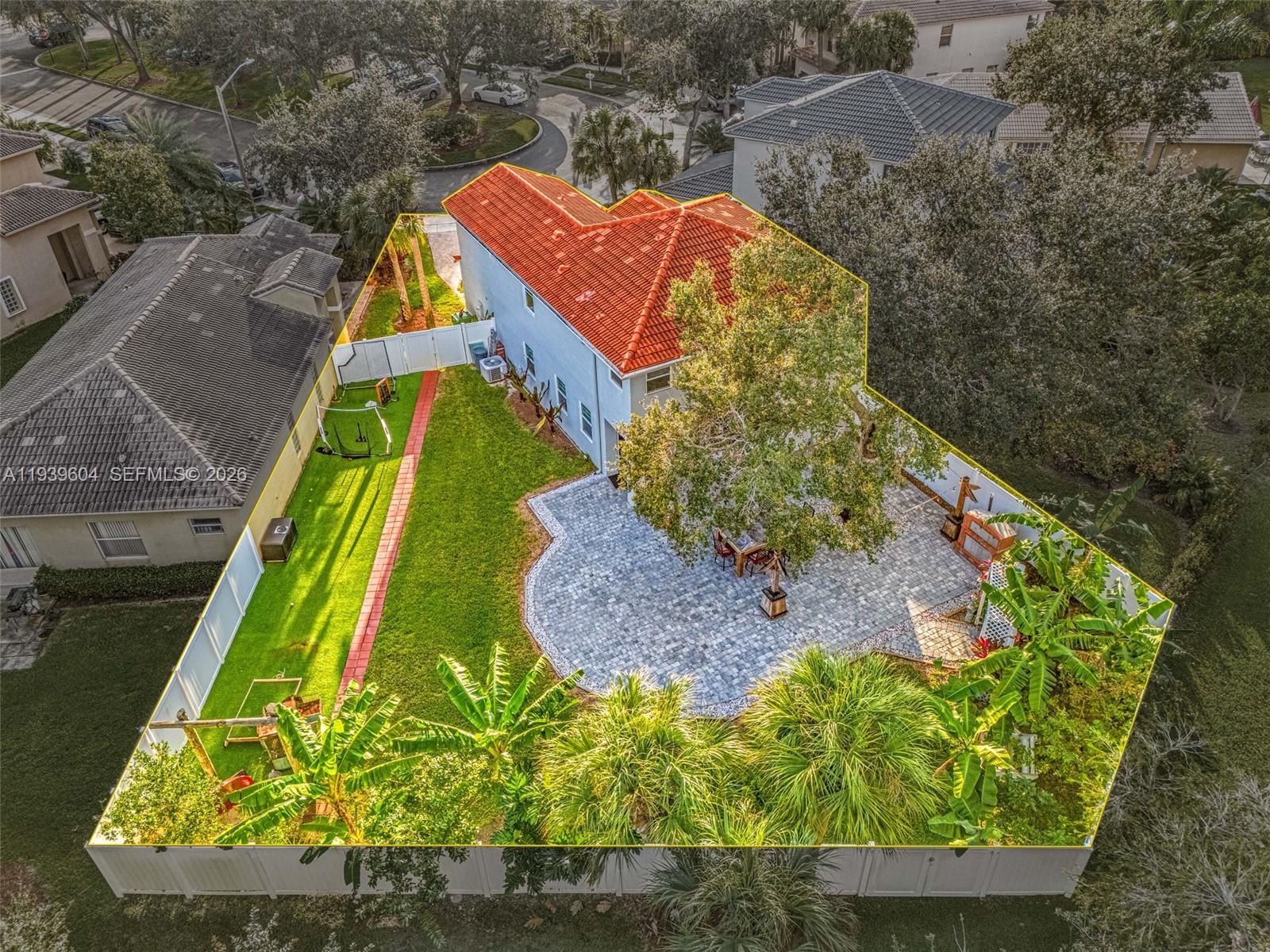 1289 NW 171st Ter Pembroke Pines, FL 33028