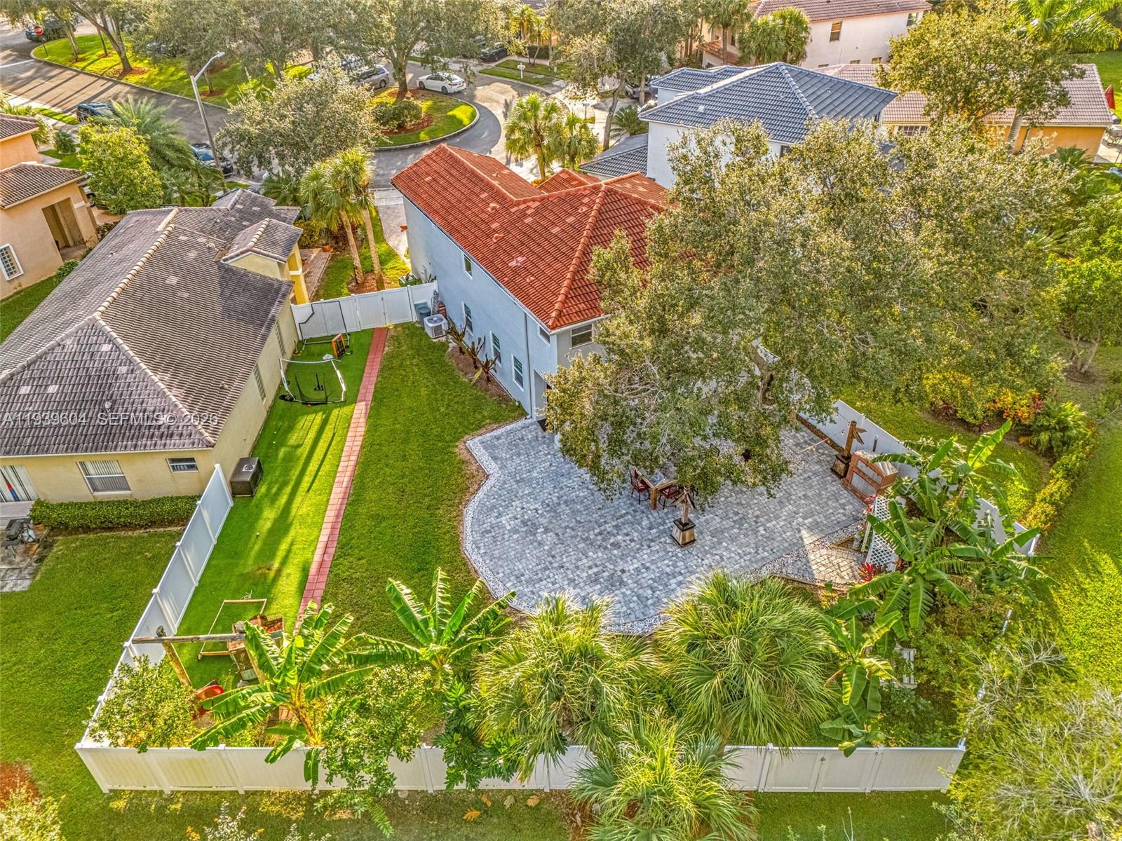 1289 NW 171st Ter Pembroke Pines, FL 33028