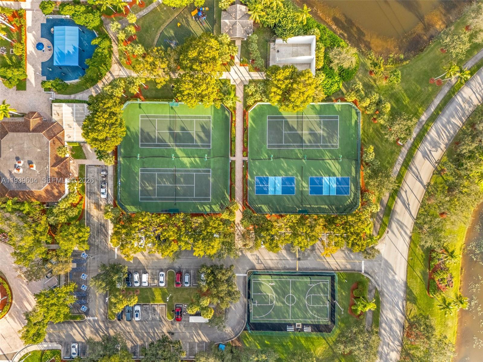 1289 NW 171st Ter Pembroke Pines, FL 33028