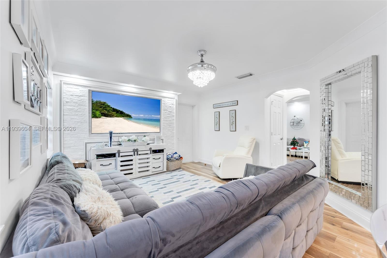 1289 NW 171st Ter Pembroke Pines, FL 33028