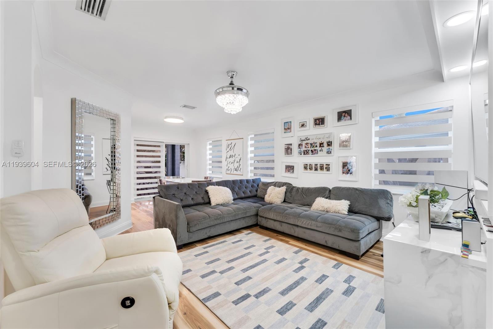 1289 NW 171st Ter Pembroke Pines, FL 33028