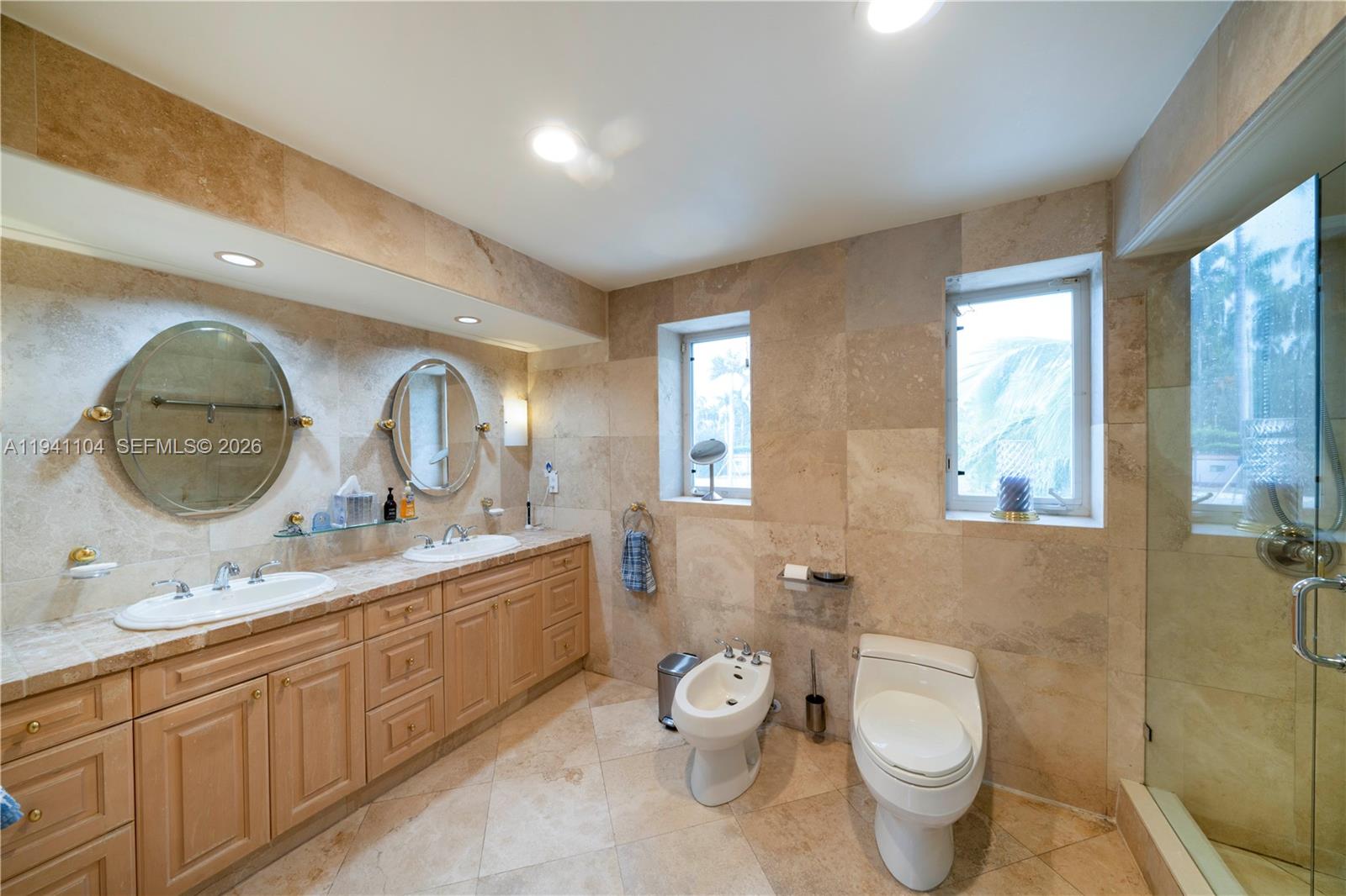 6465 Pine Tree Dr Cir Miami Beach, FL 33141