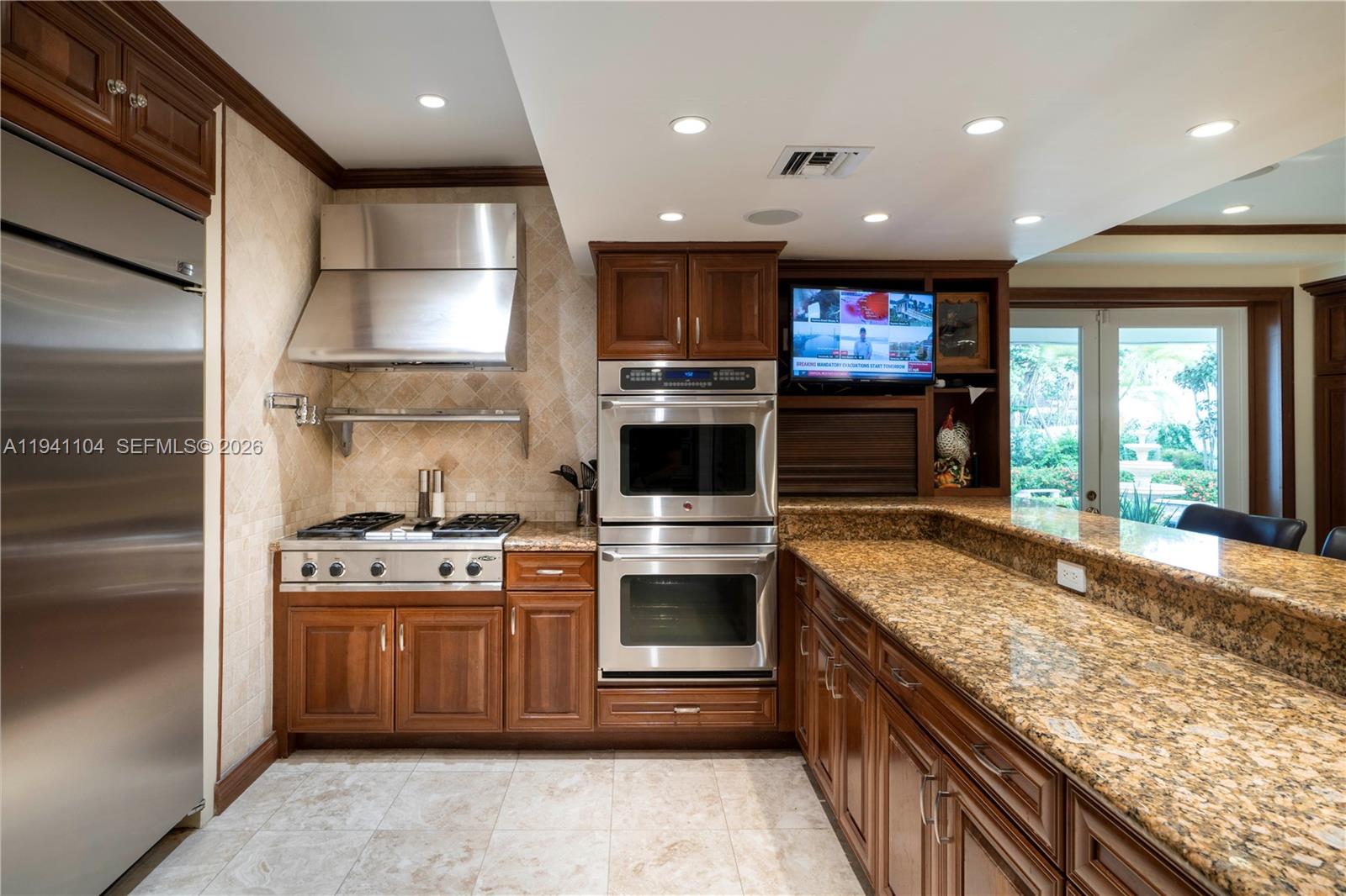 6465 Pine Tree Dr Cir Miami Beach, FL 33141