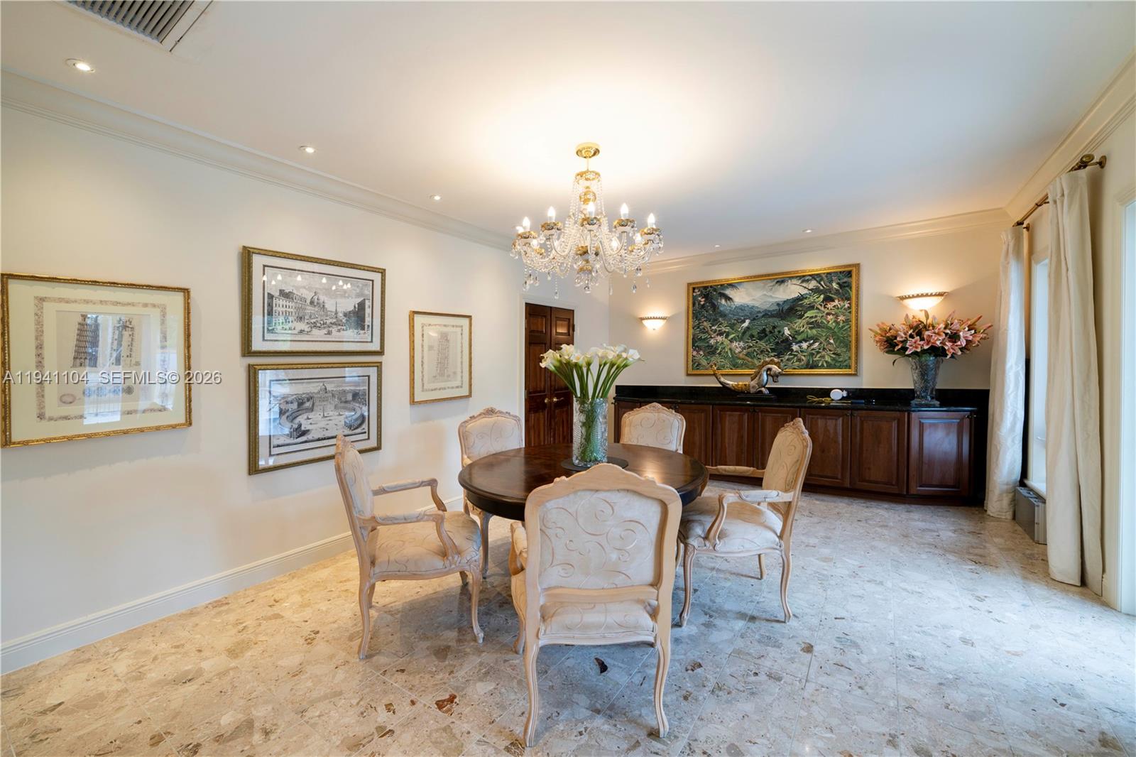 6465 Pine Tree Dr Cir Miami Beach, FL 33141