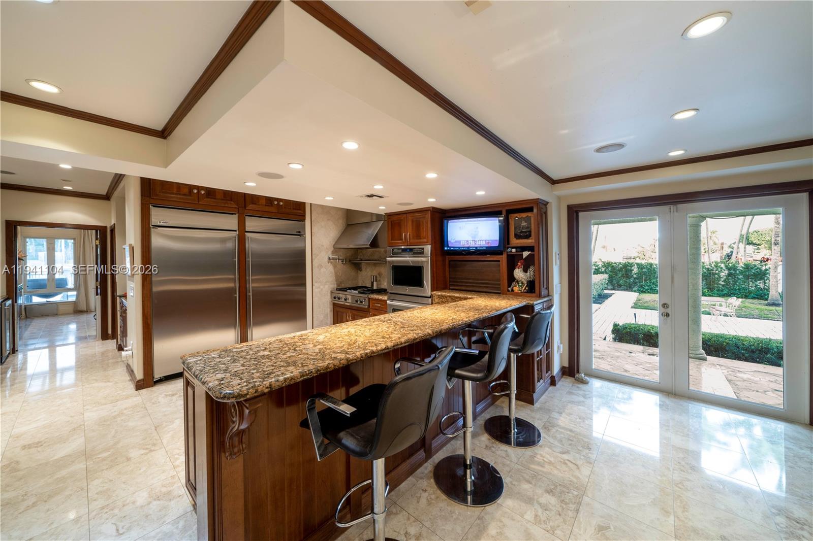 6465 Pine Tree Dr Cir Miami Beach, FL 33141