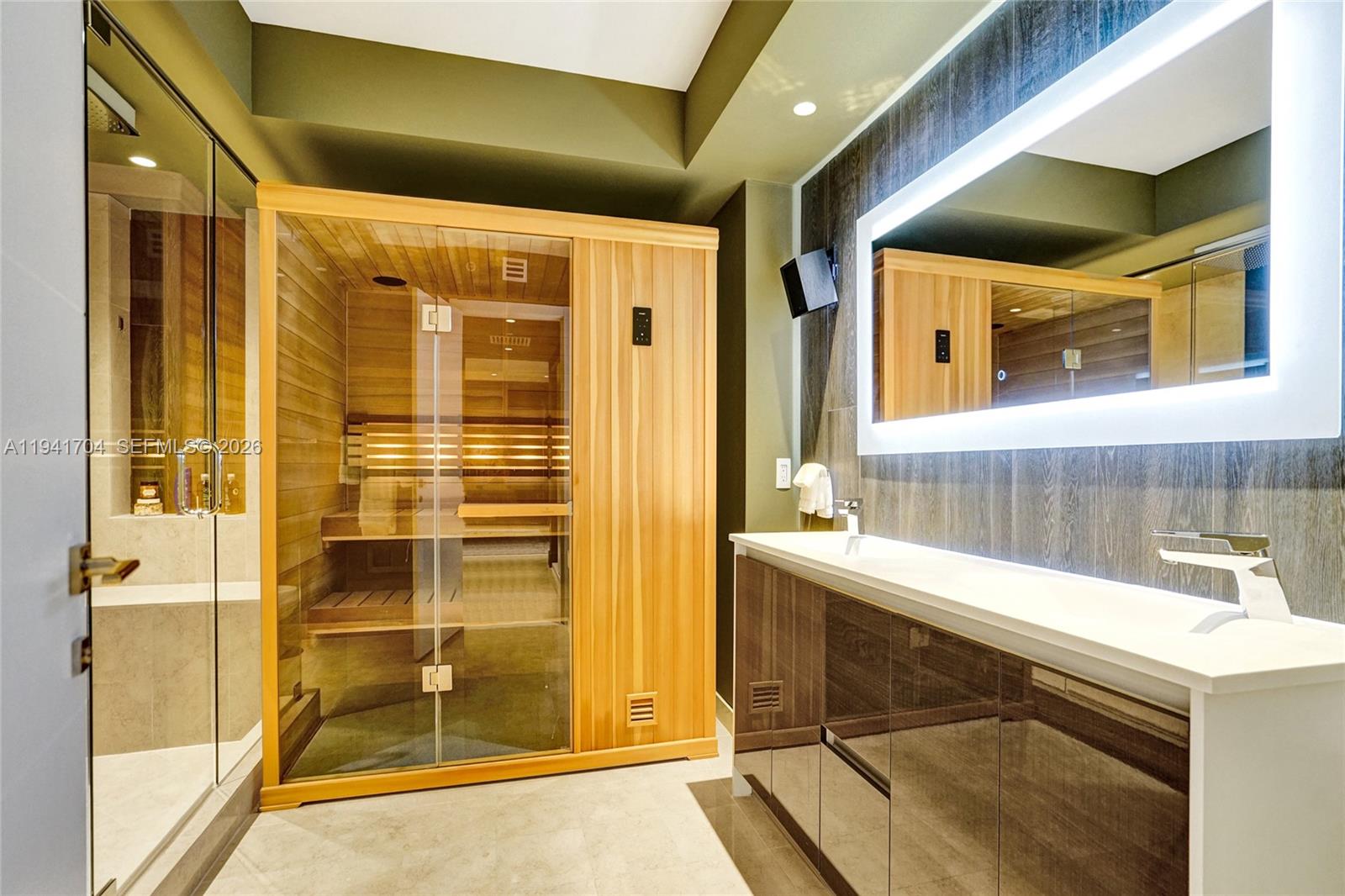 1800 S Ocean Dr #4403 Hallandale Beach, FL 33009