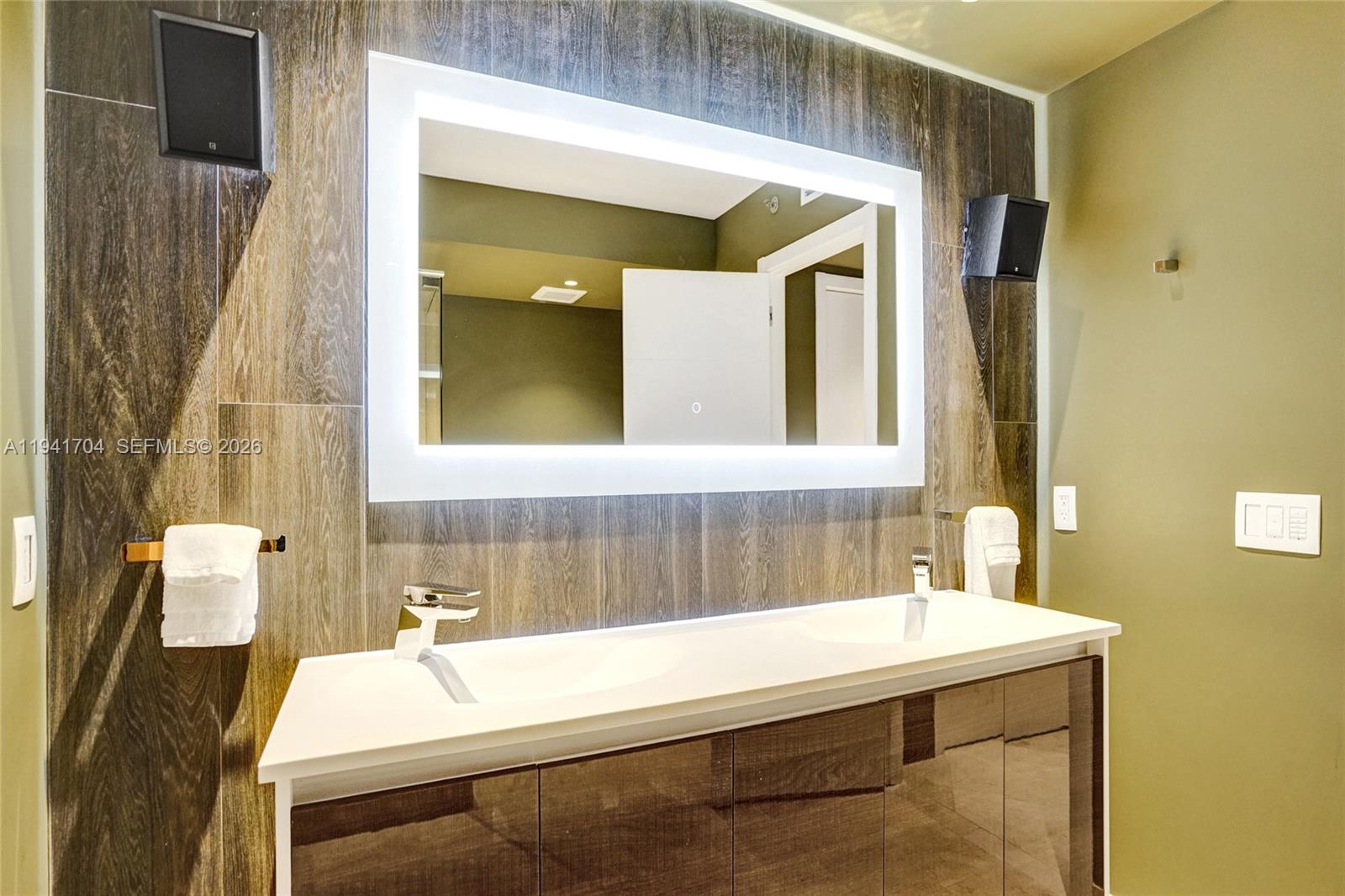 1800 S Ocean Dr #4403 Hallandale Beach, FL 33009