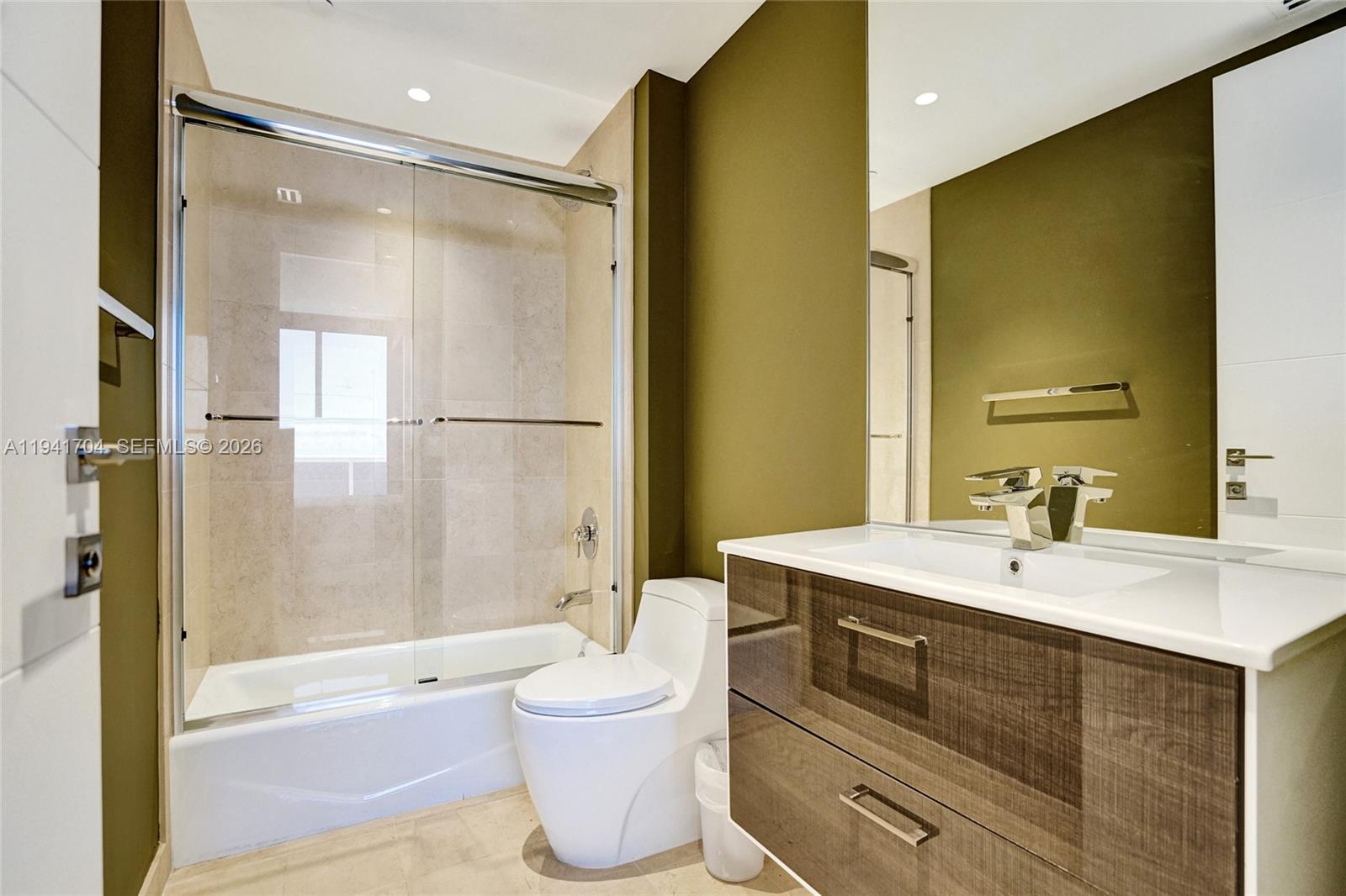 1800 S Ocean Dr #4403 Hallandale Beach, FL 33009