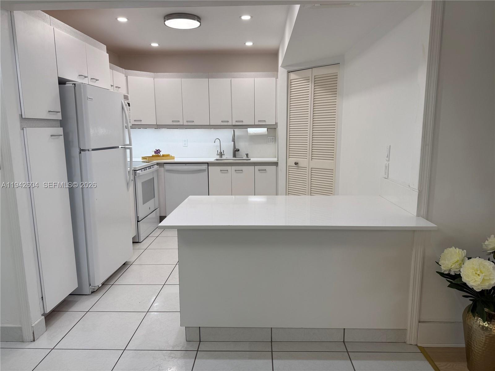 9273 Collins Ave #503 Surfside, FL 33154