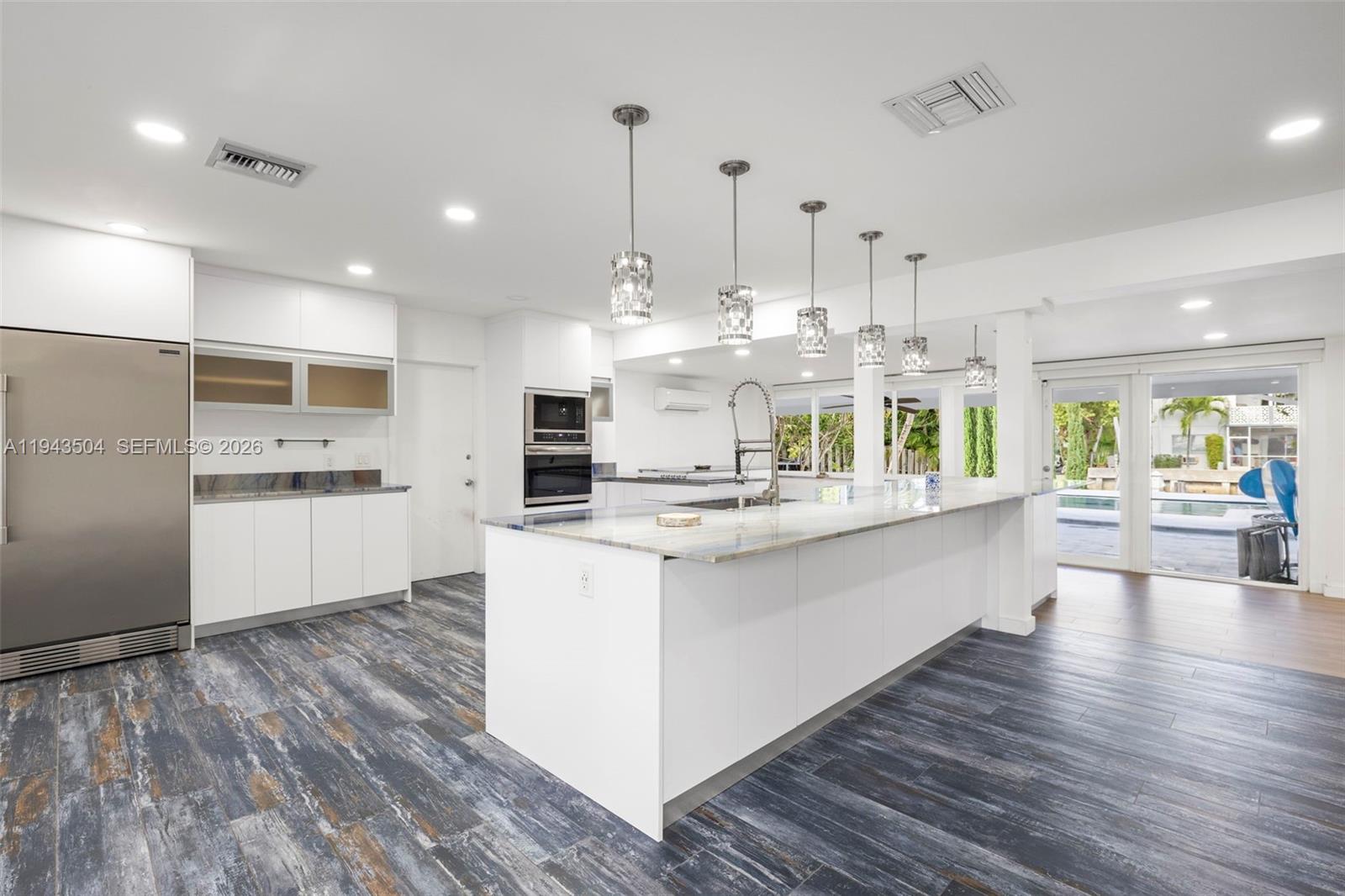 1895 Ixora Rd North Miami, FL 33181