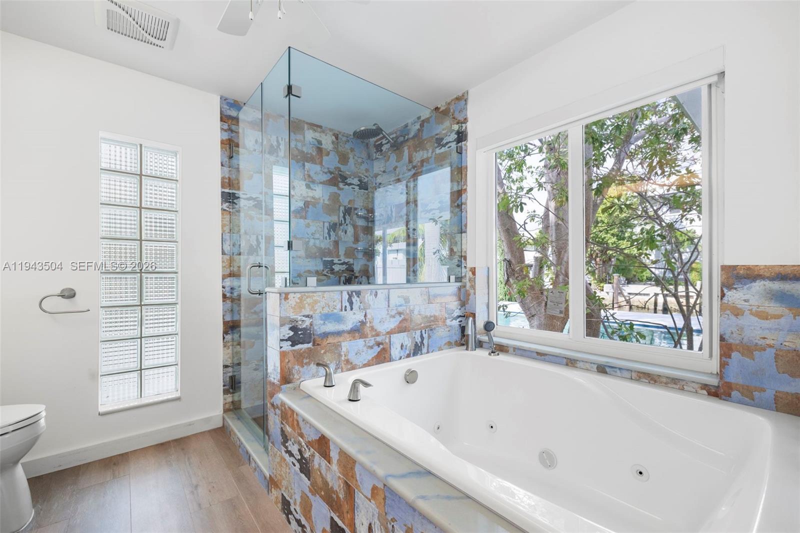 1895 Ixora Rd North Miami, FL 33181