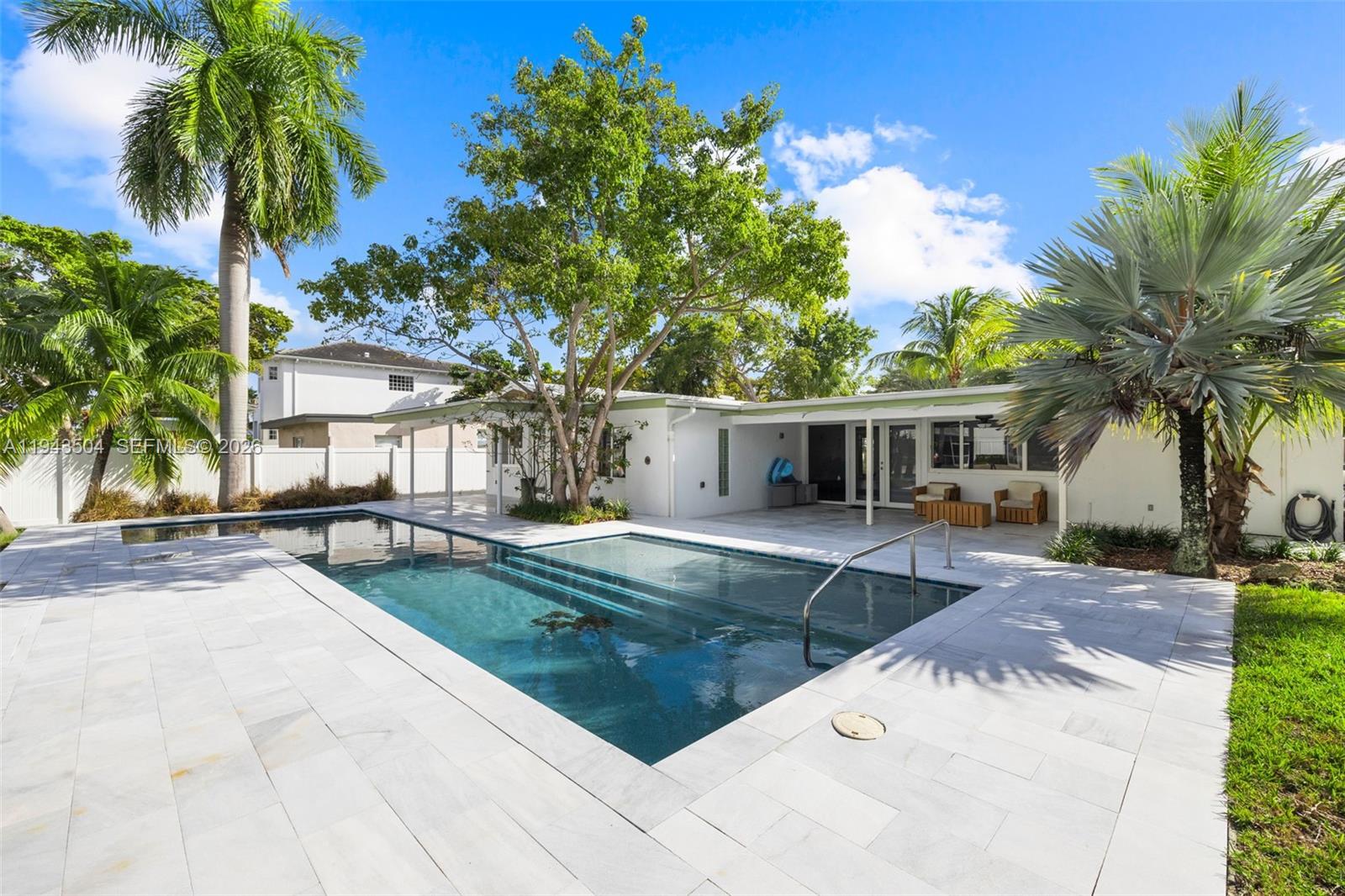 1895 Ixora Rd North Miami, FL 33181