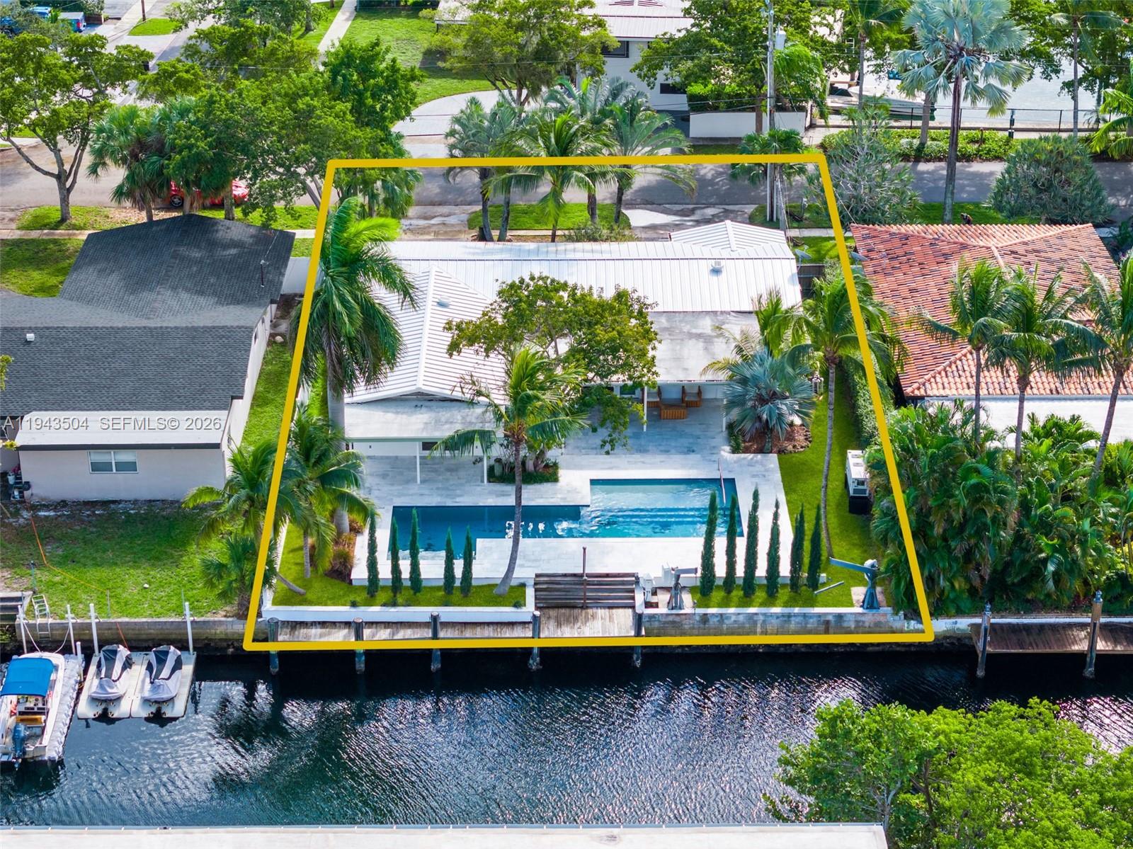 1895 Ixora Rd North Miami, FL 33181