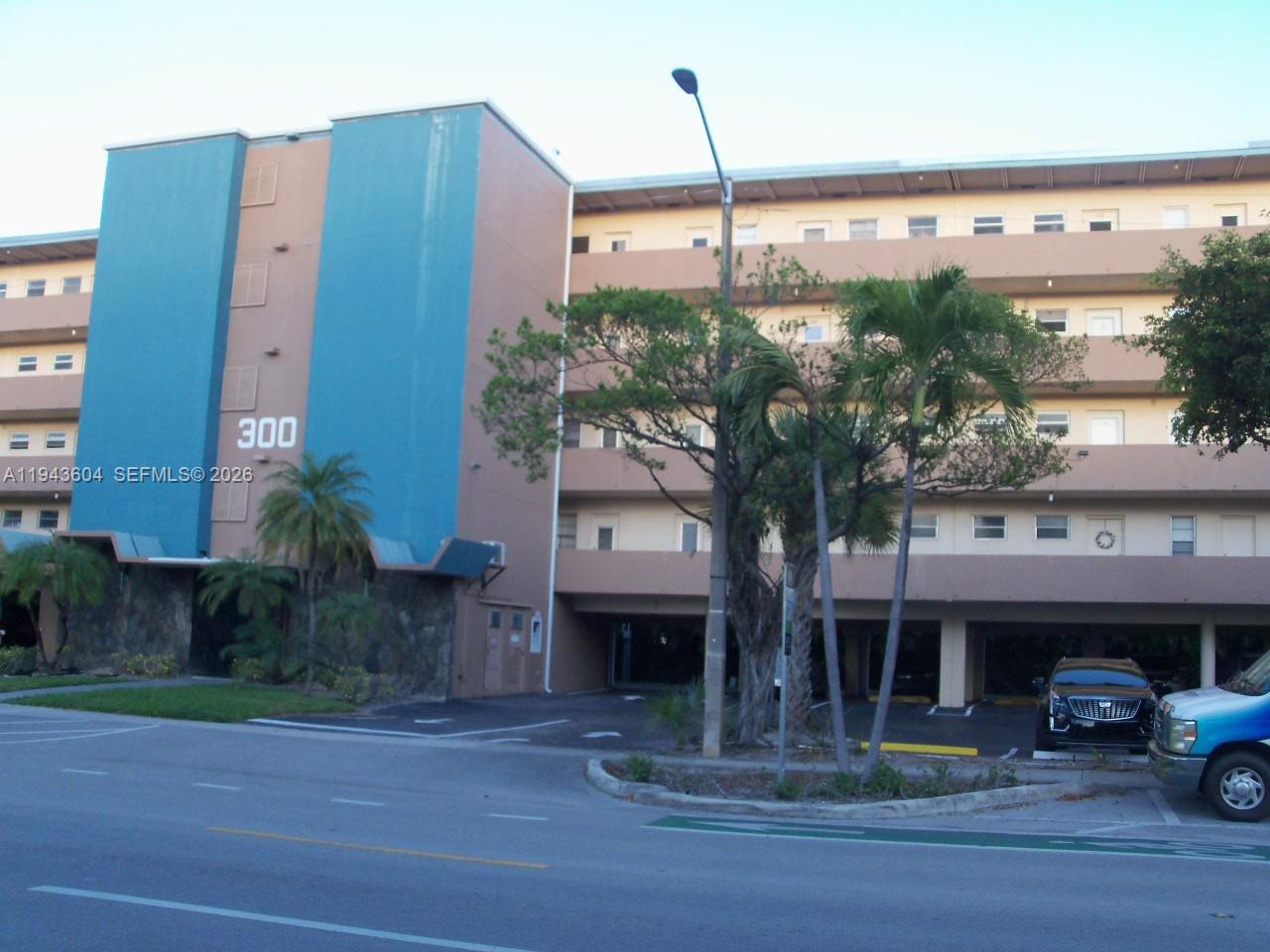 300 NE 14th Ave #206