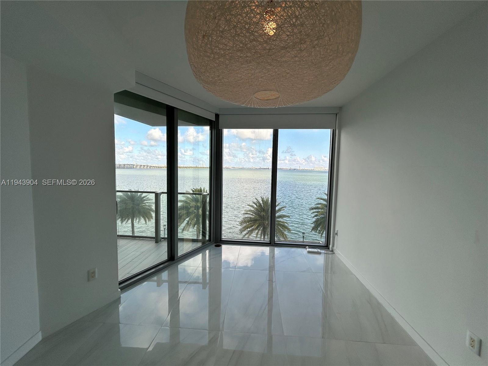 image Biscayne Beach Condo7
