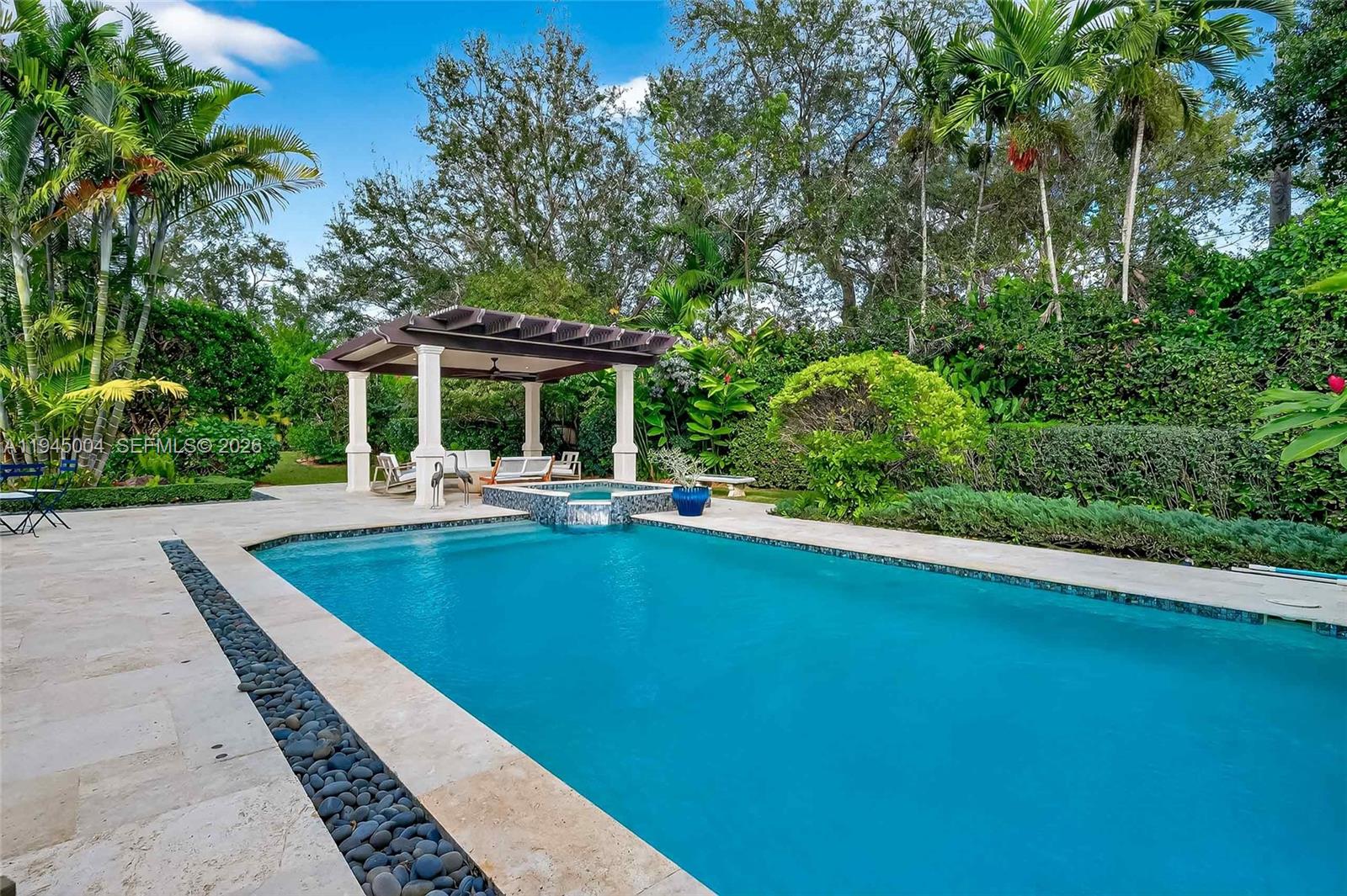 13945 Cartee Rd Palmetto Bay, FL 33158