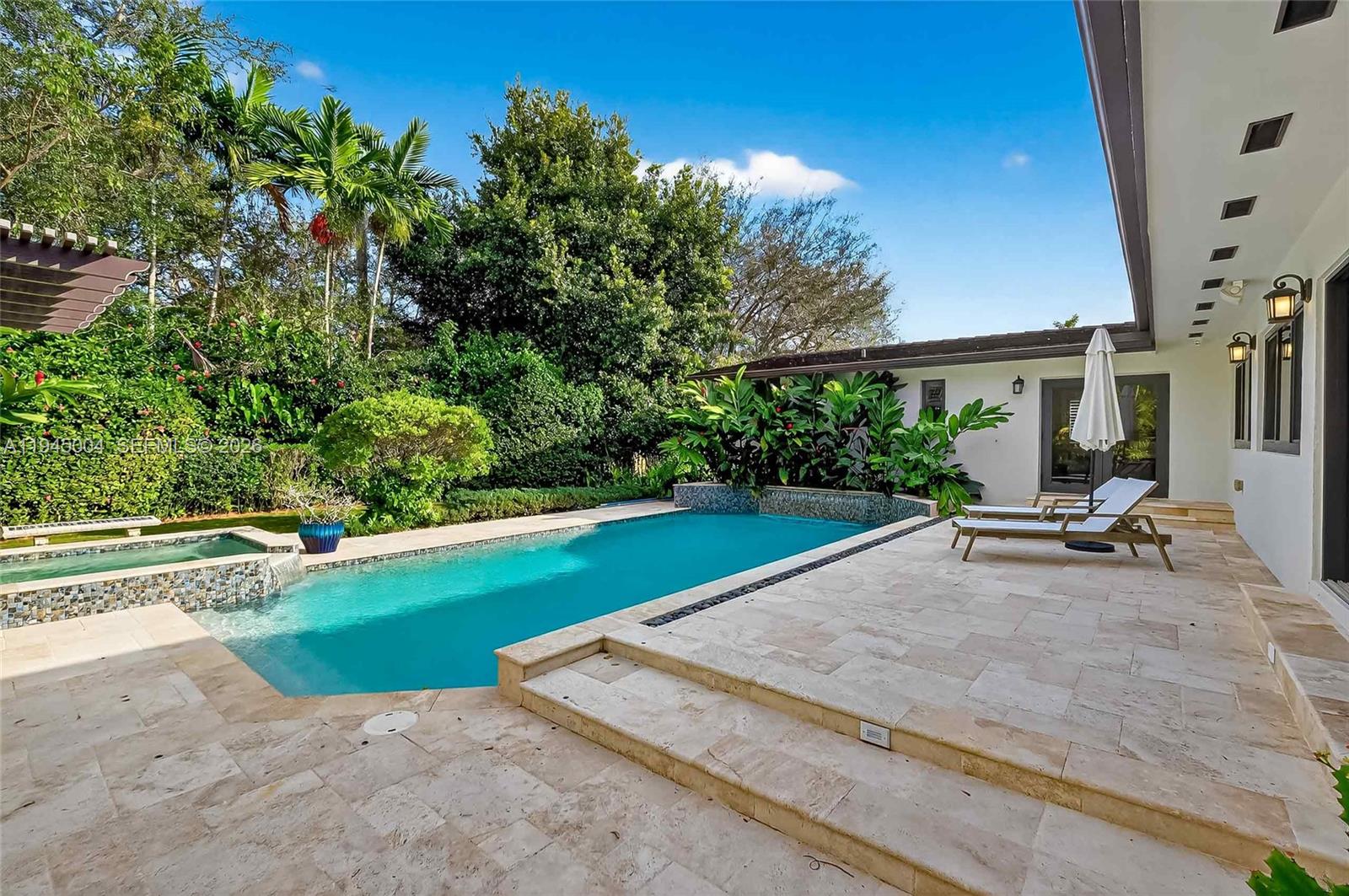 13945 Cartee Rd Palmetto Bay, FL 33158