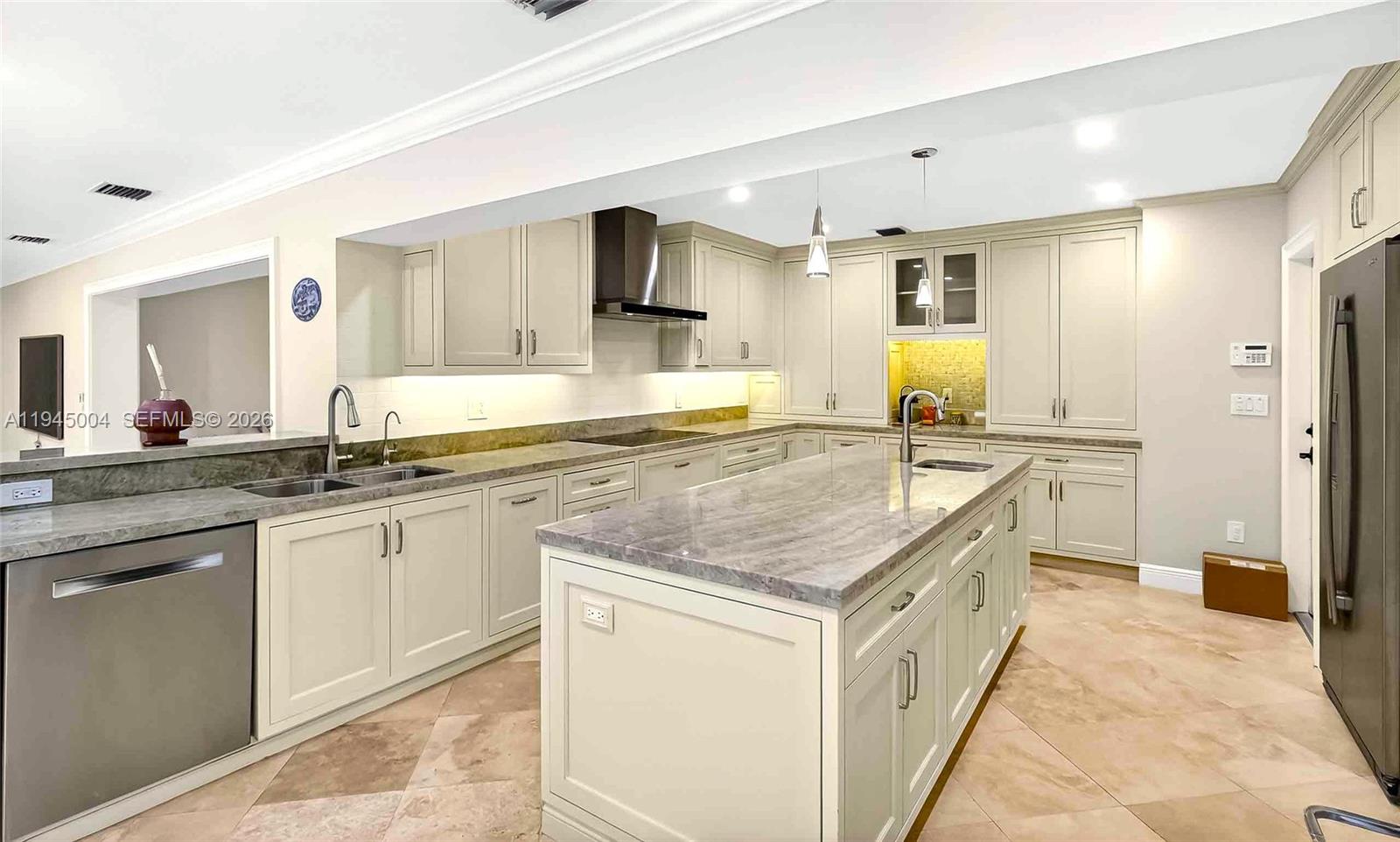 13945 Cartee Rd Palmetto Bay, FL 33158