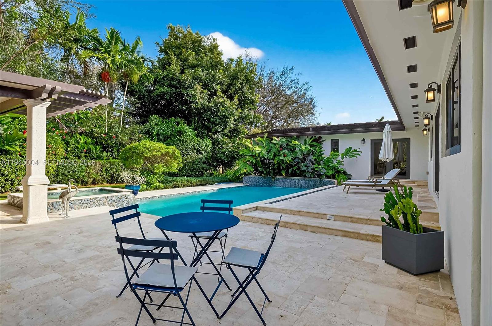 13945 Cartee Rd Palmetto Bay, FL 33158