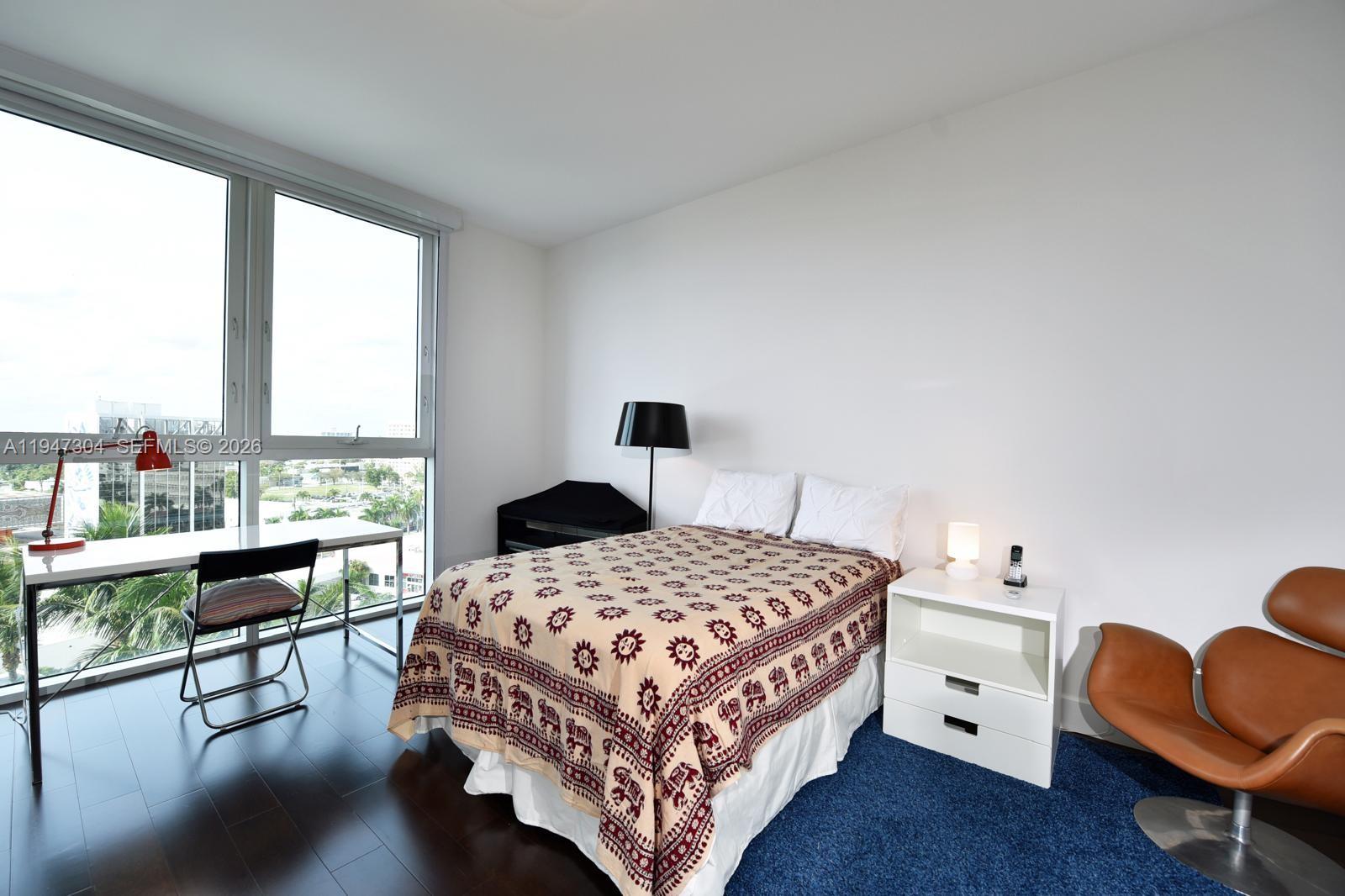 image Paramount Bay3