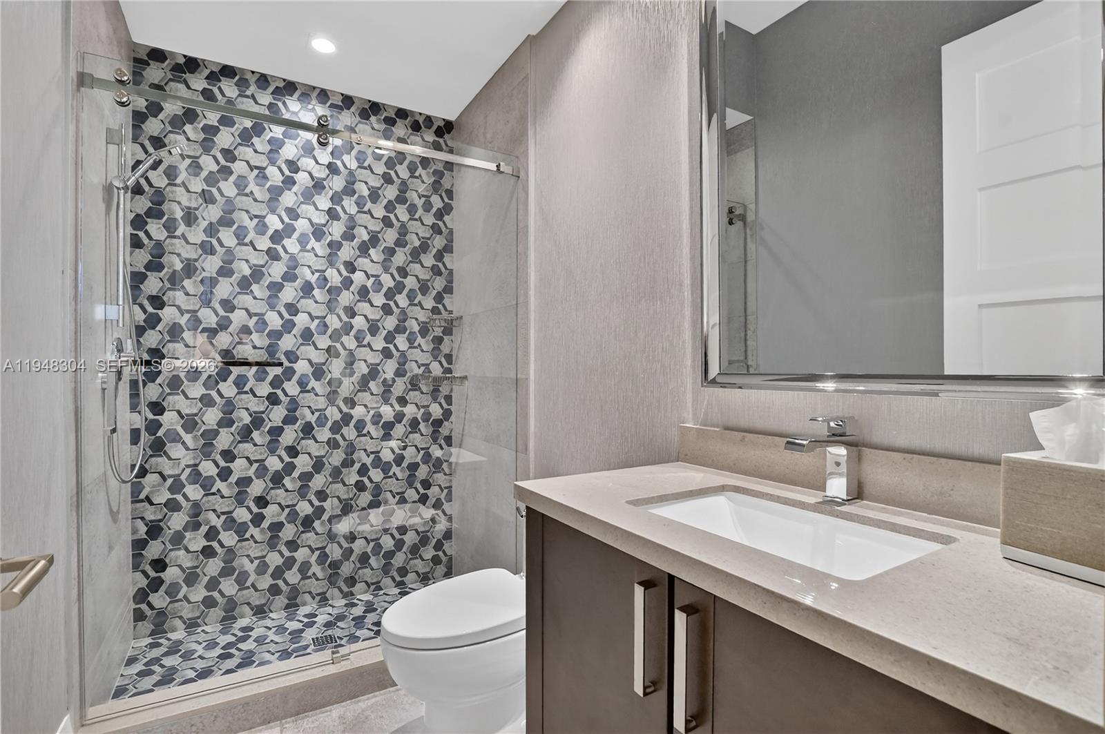 6860 Queenferry Cir Boca Raton, FL 33496