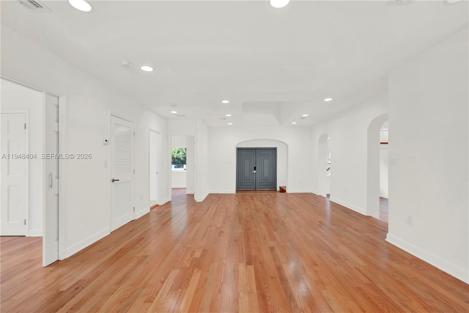 527 SW 20th Rd Miami, FL 33129