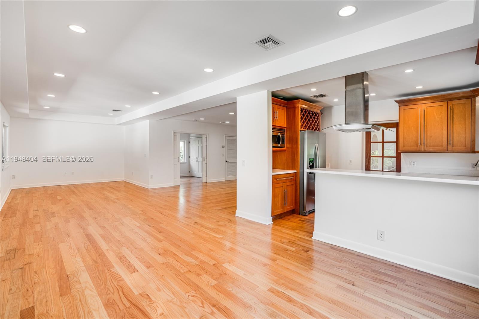 527 SW 20th Rd Miami, FL 33129