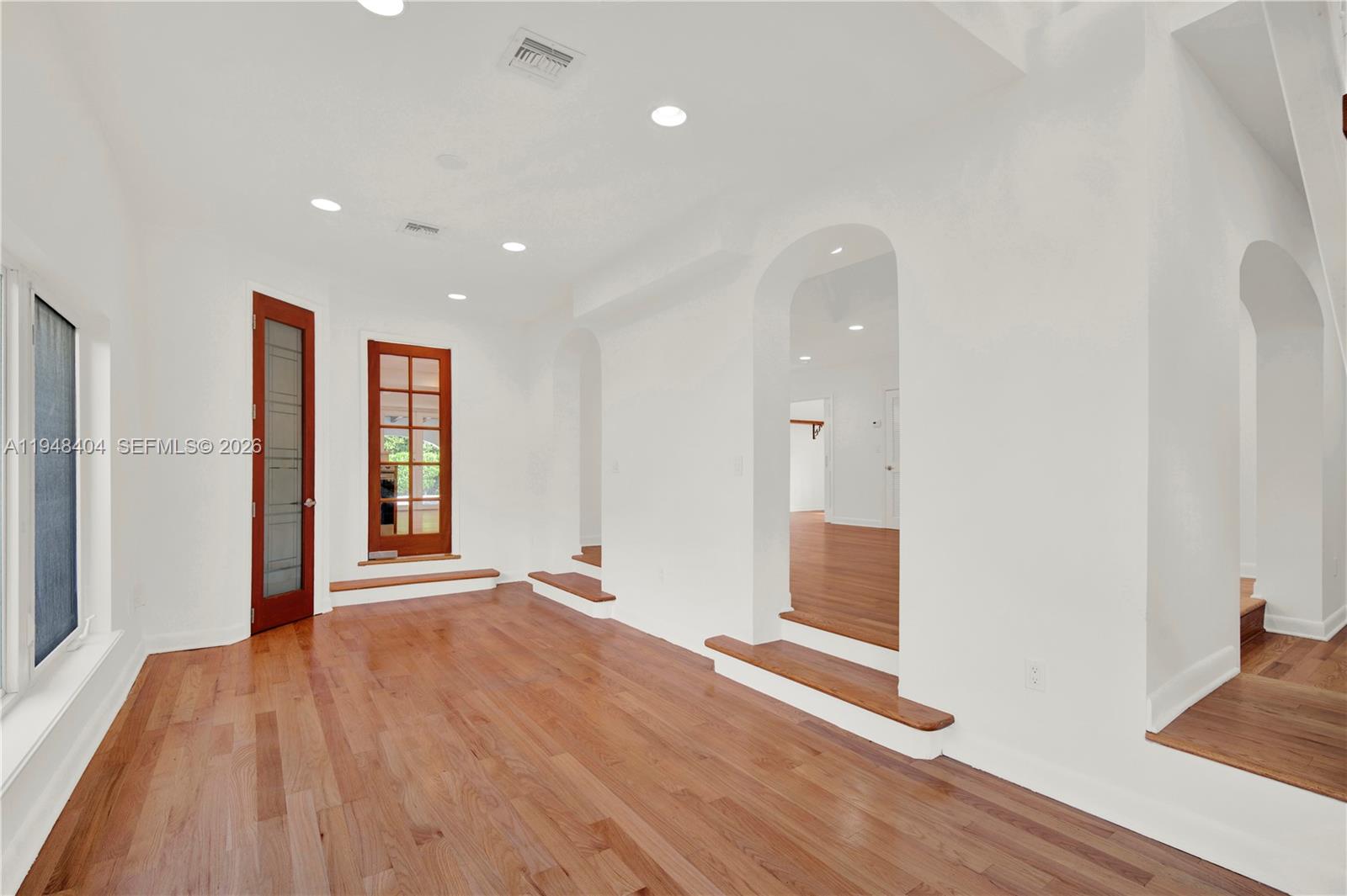 527 SW 20th Rd Miami, FL 33129