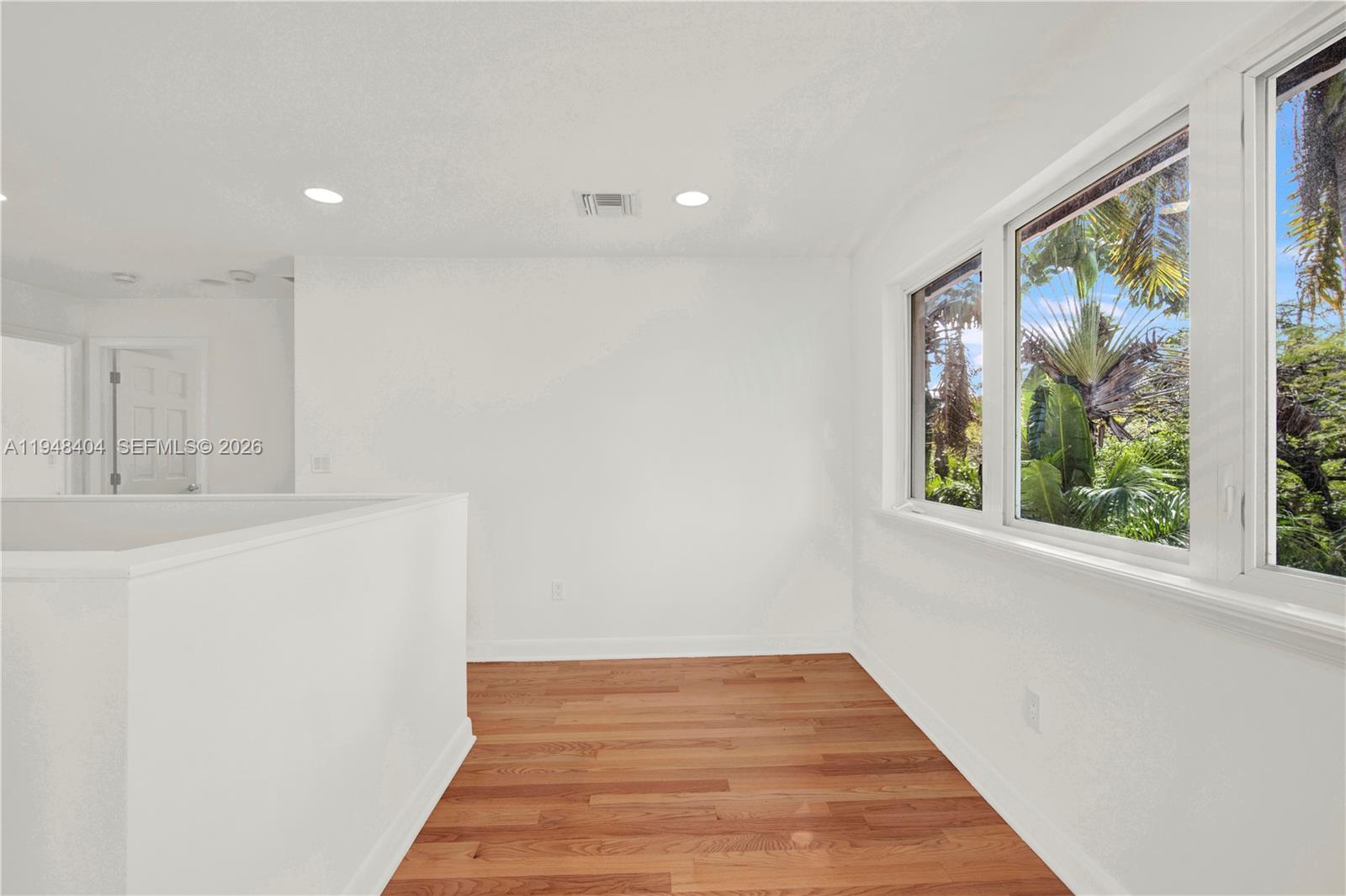 527 SW 20th Rd Miami, FL 33129