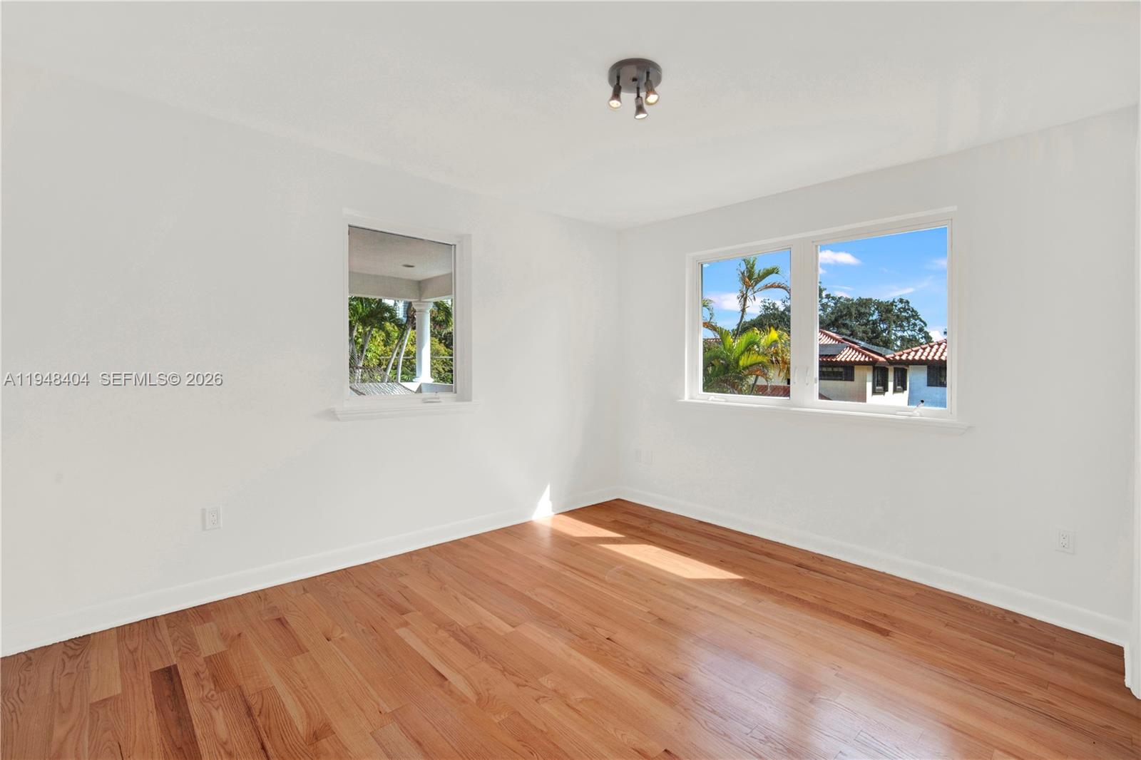 527 SW 20th Rd Miami, FL 33129