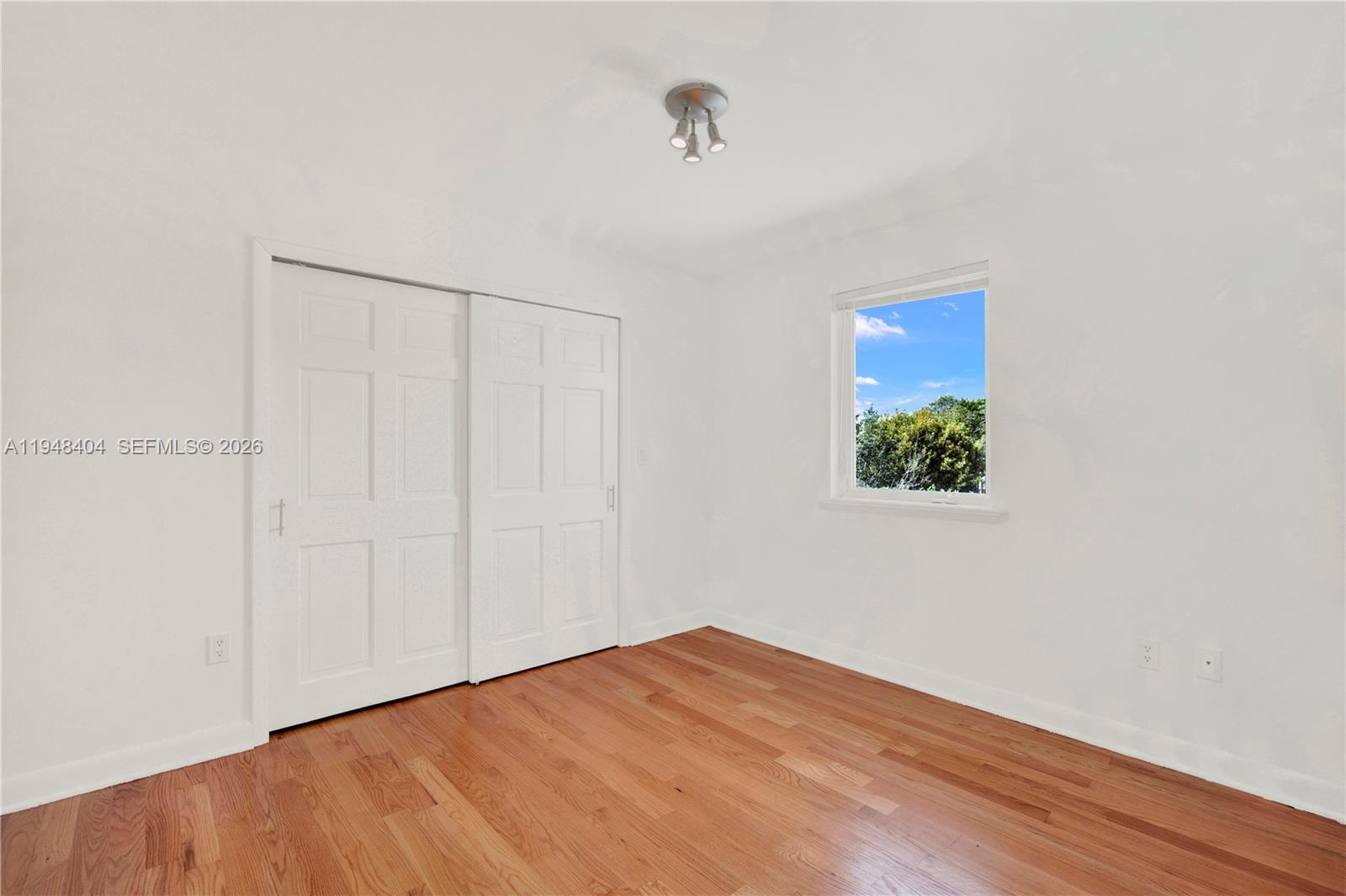 527 SW 20th Rd Miami, FL 33129