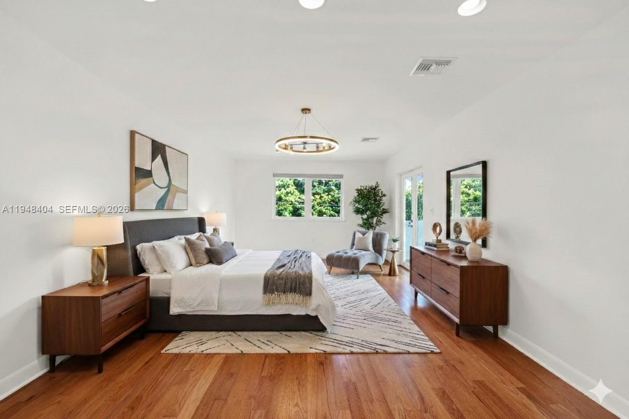 527 SW 20th Rd Miami, FL 33129